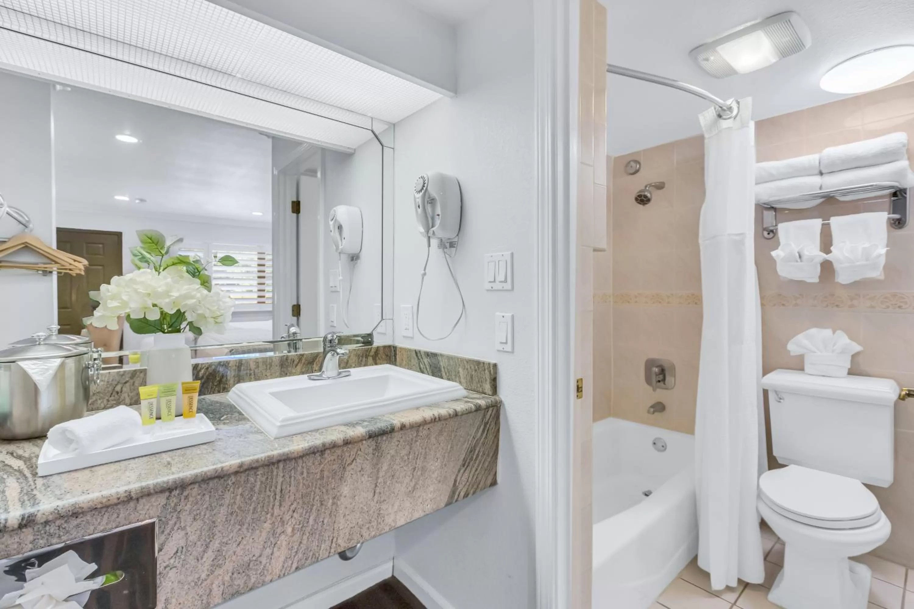 Napa Valley Hotel & Suites