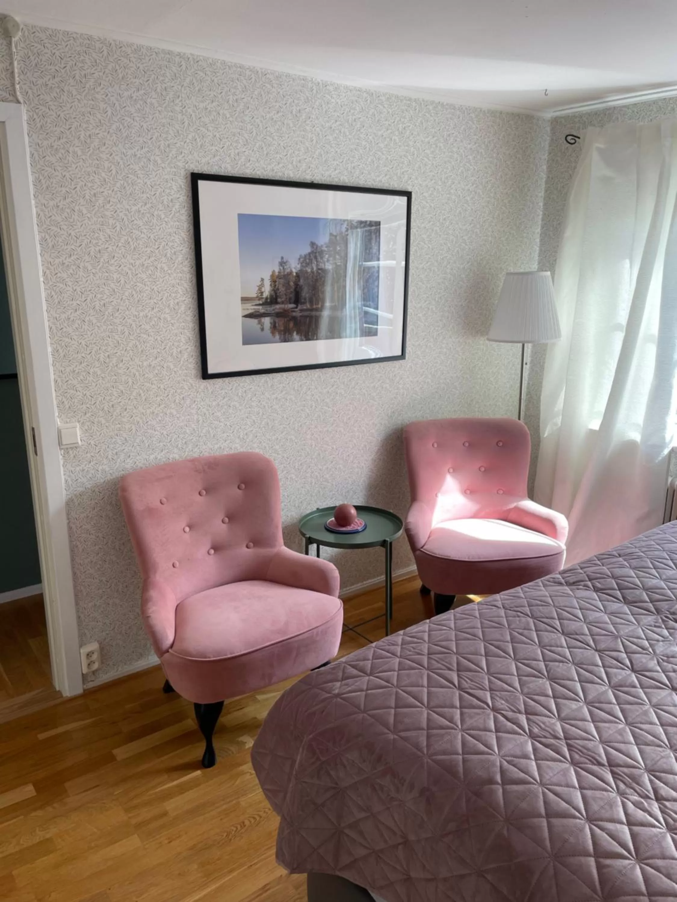 Seating area in Yaberg Affären