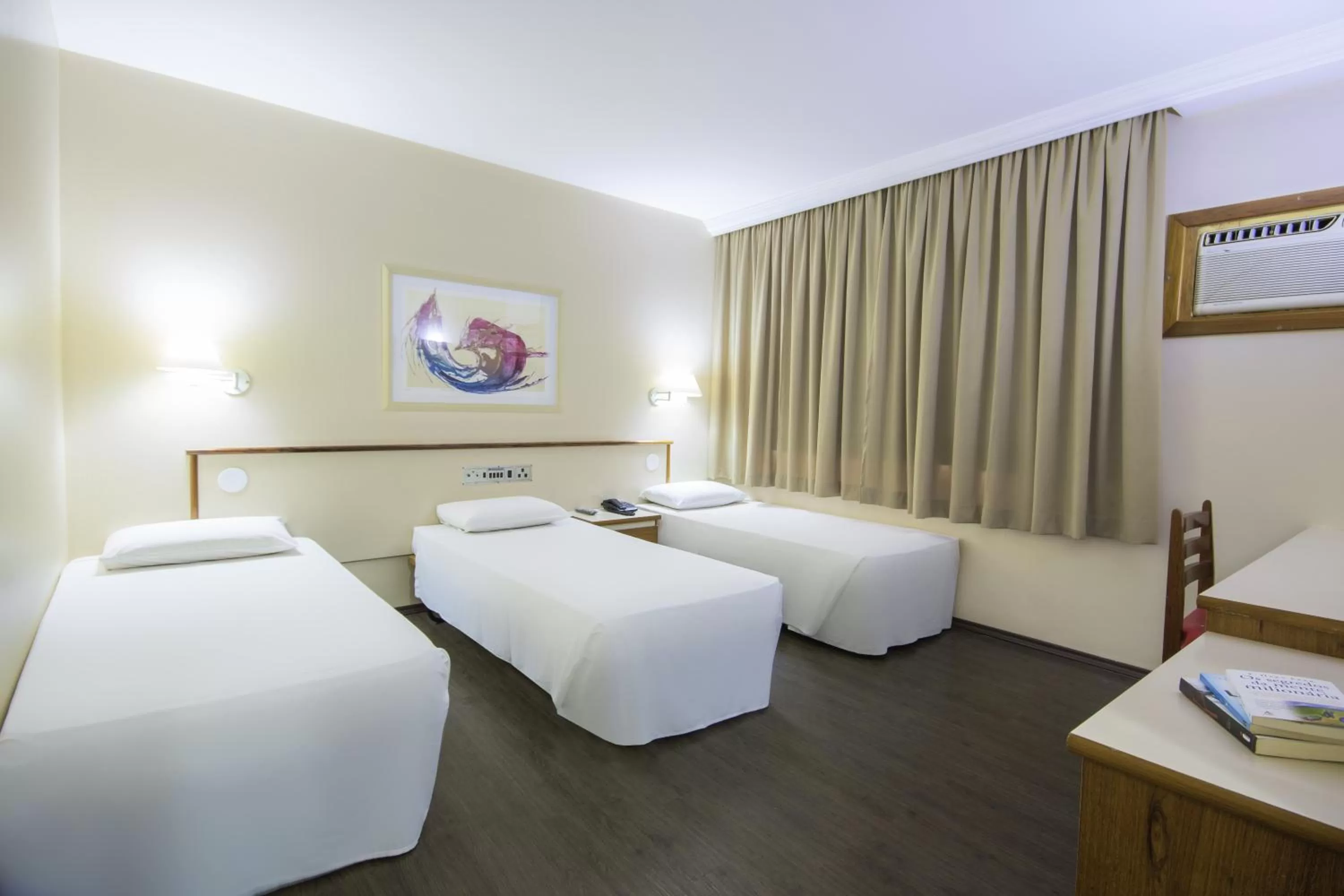Standard Triple Room in Hotel Dan Inn Sorocaba by Nacional Inn
