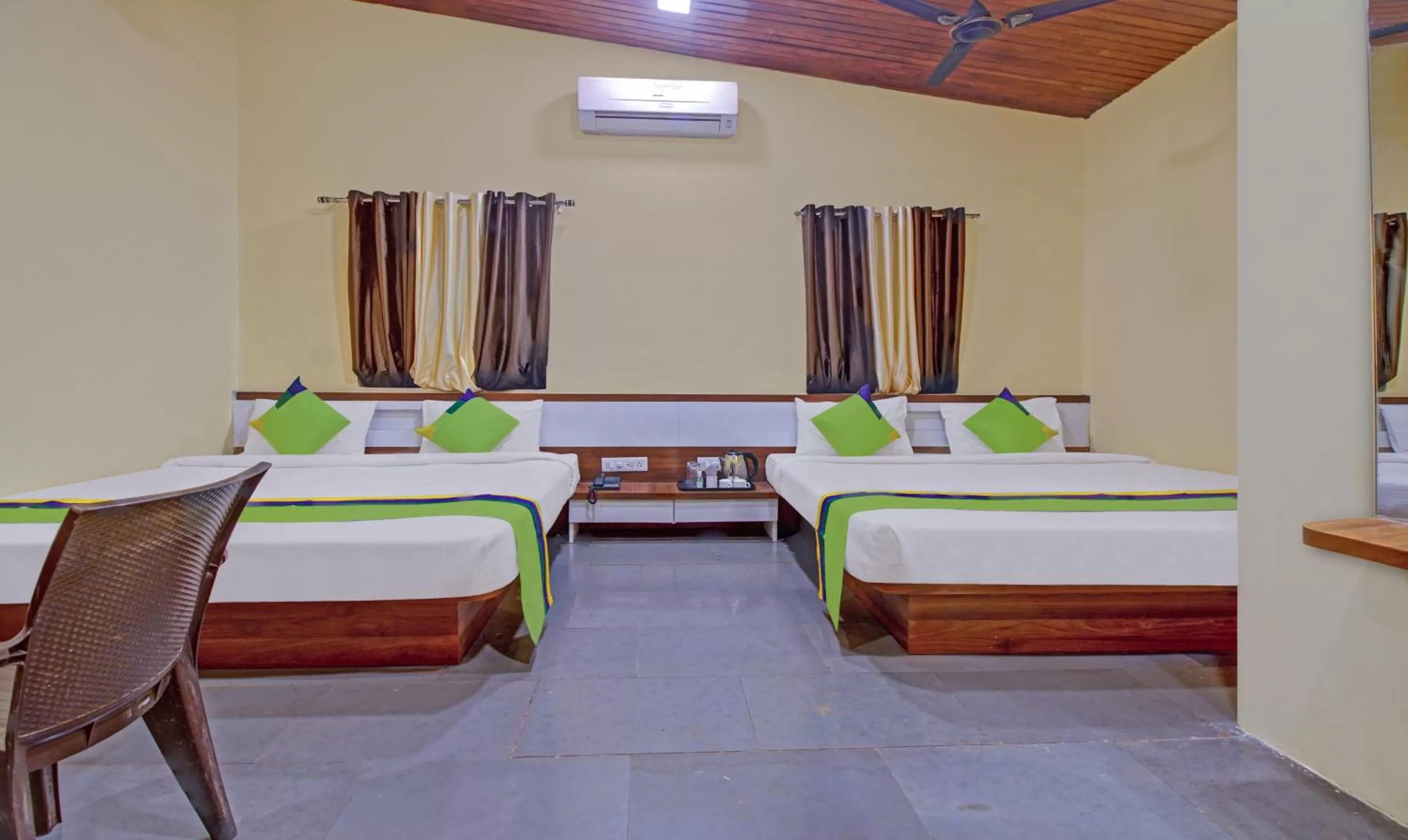 Bed in Treebo Trend Shalimar In The Forest Matheran