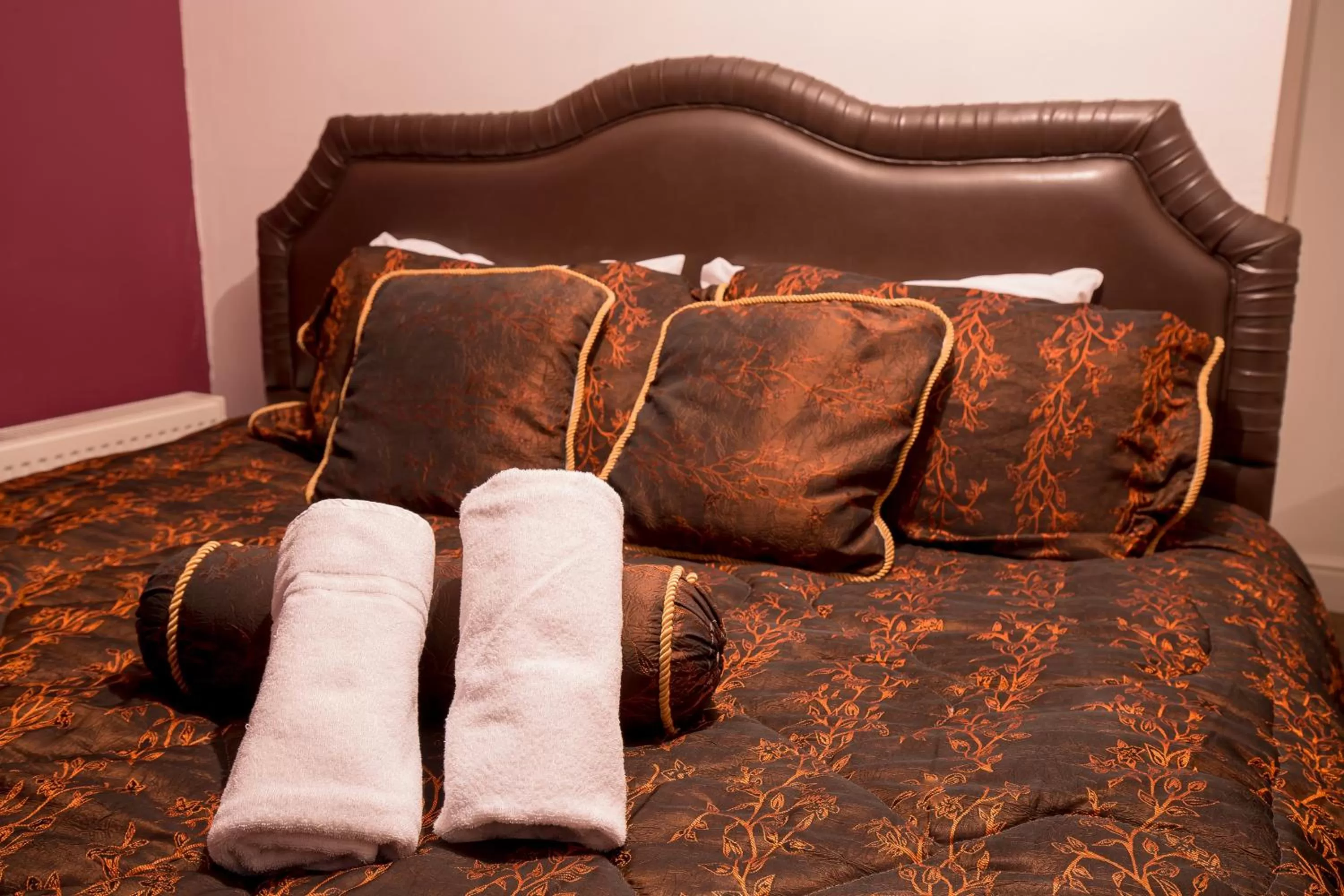 Toilet, Bed in Citybest Hotel