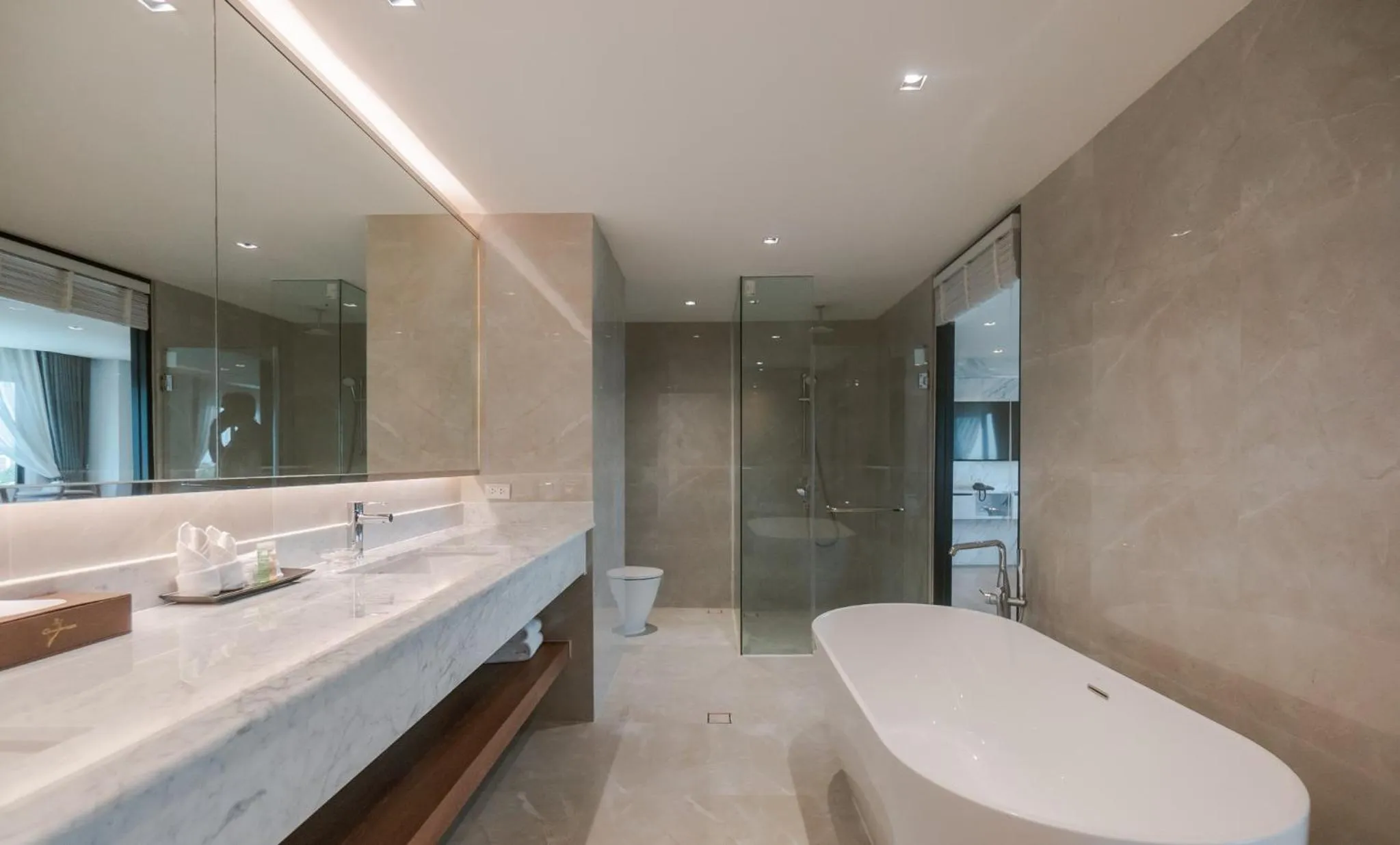 Shower in The Grand Riverside Hotel