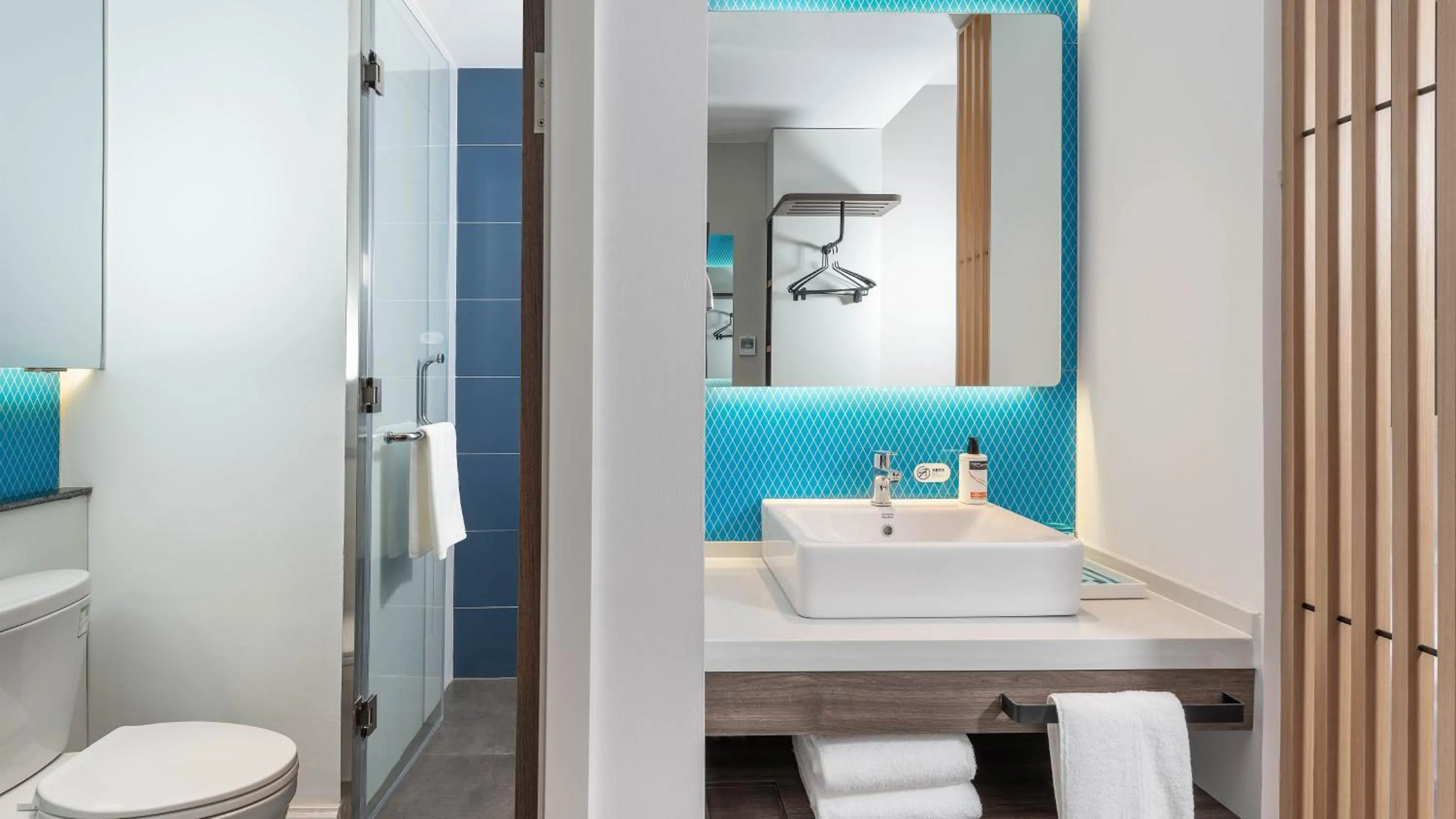 Photo of the whole room in Holiday Inn Express Kunming Panlong by IHG