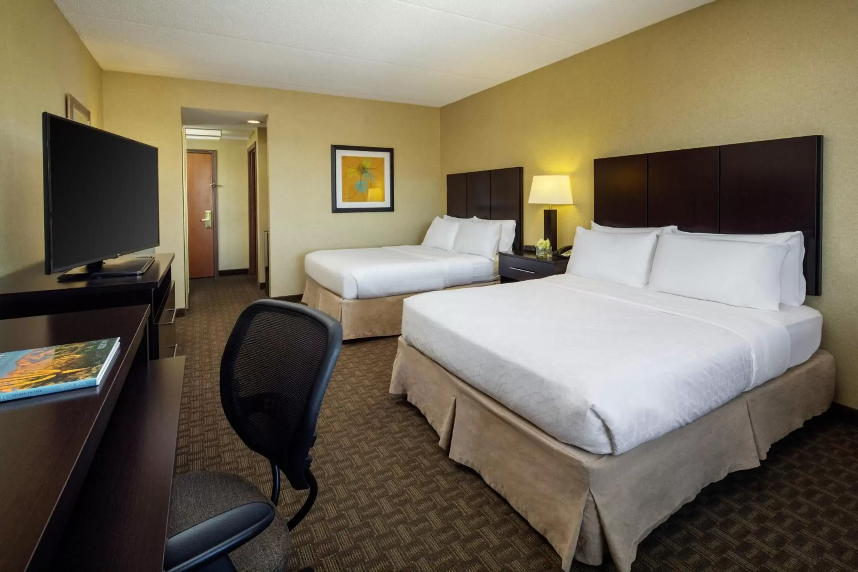 Standard Queen Room with Two Queen Beds in Holiday Inn Phoenix/Chandler by IHG Standard Queen Room with Two Queen Beds in Holiday Inn Phoenix/Chandler by IHG