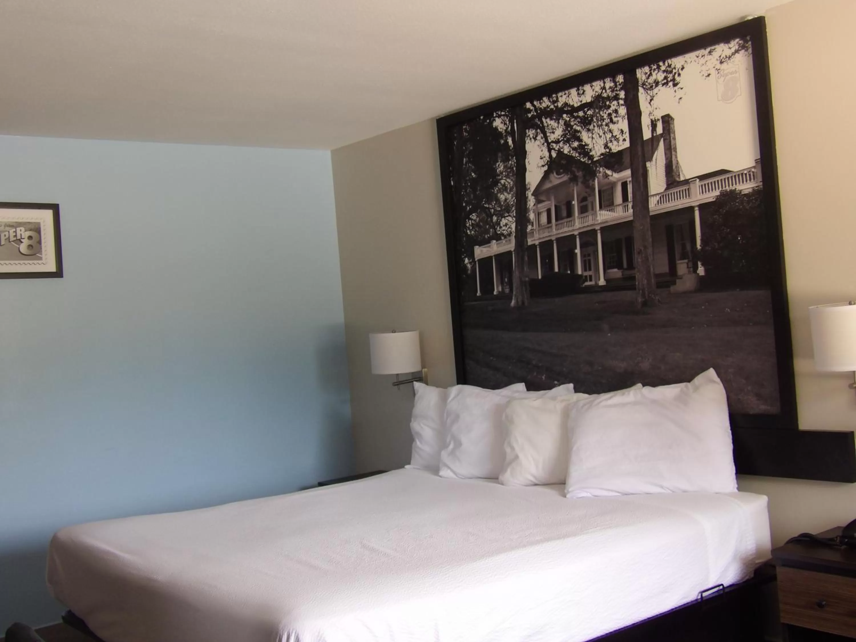 Bed in Super 8 by Wyndham Ocean Springs Biloxi