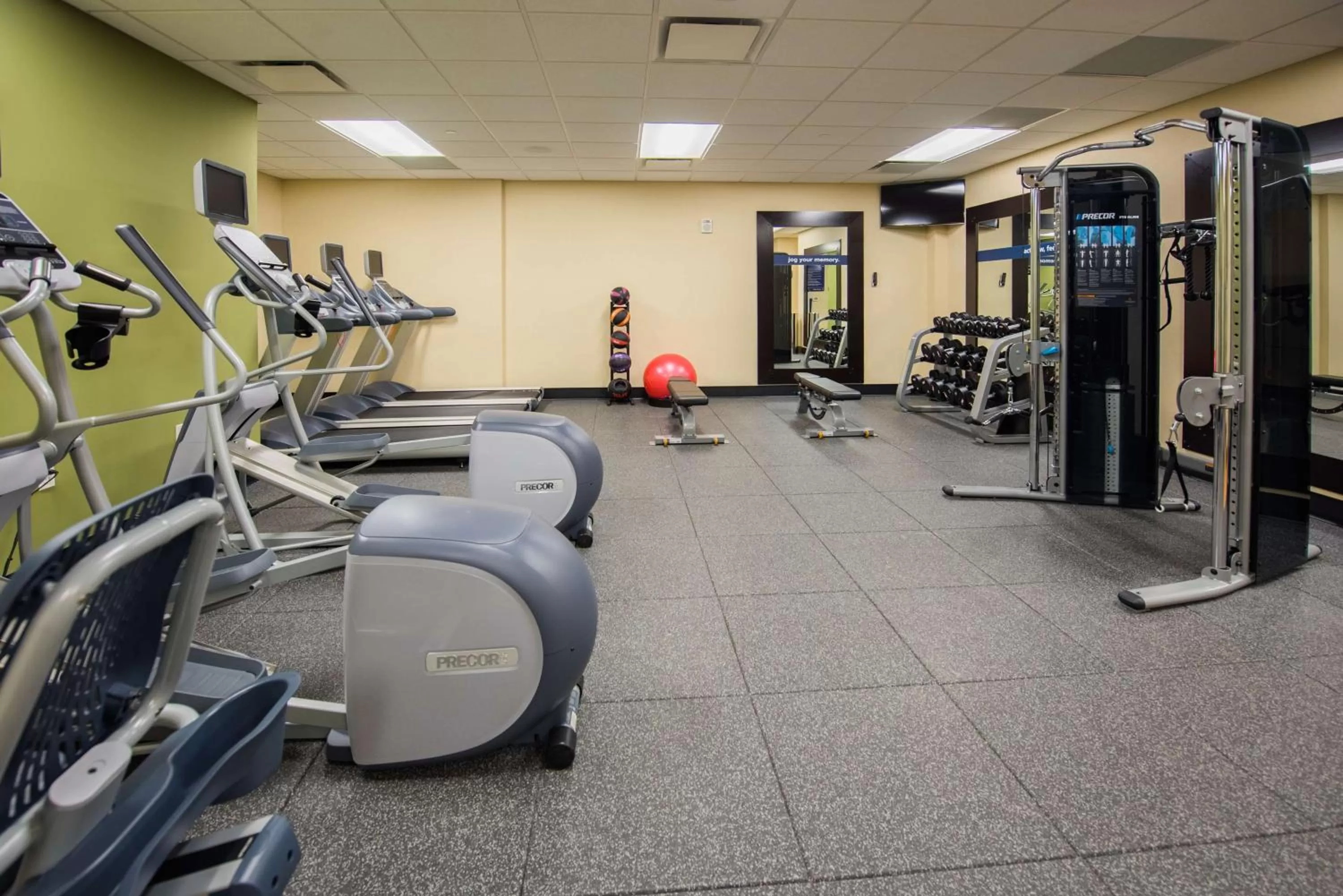 Fitness centre/facilities in Hampton Inn & Suites Washington, D.C. - Navy Yard
