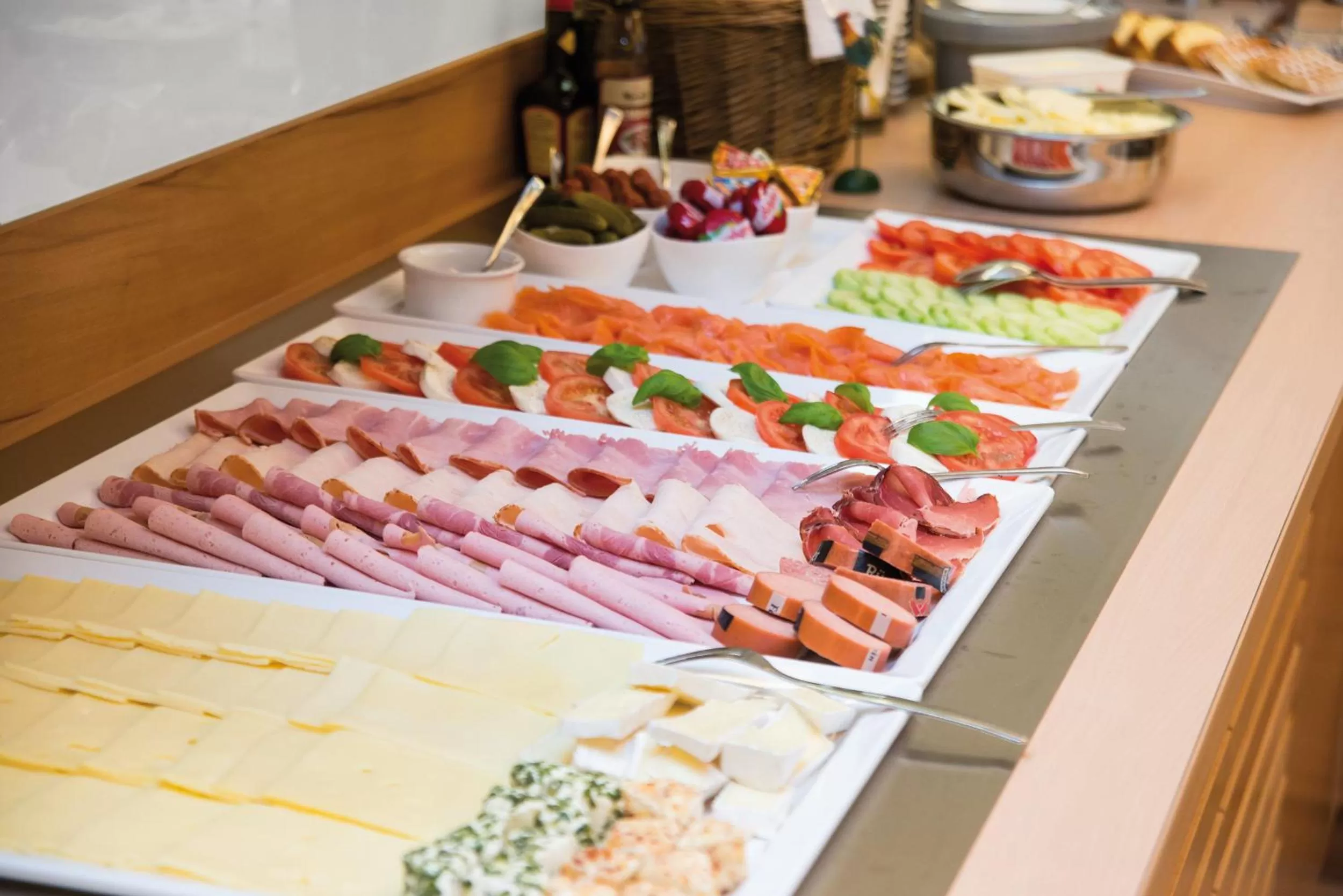 Buffet breakfast in Comfort Garni Stadtzentrum Hotel