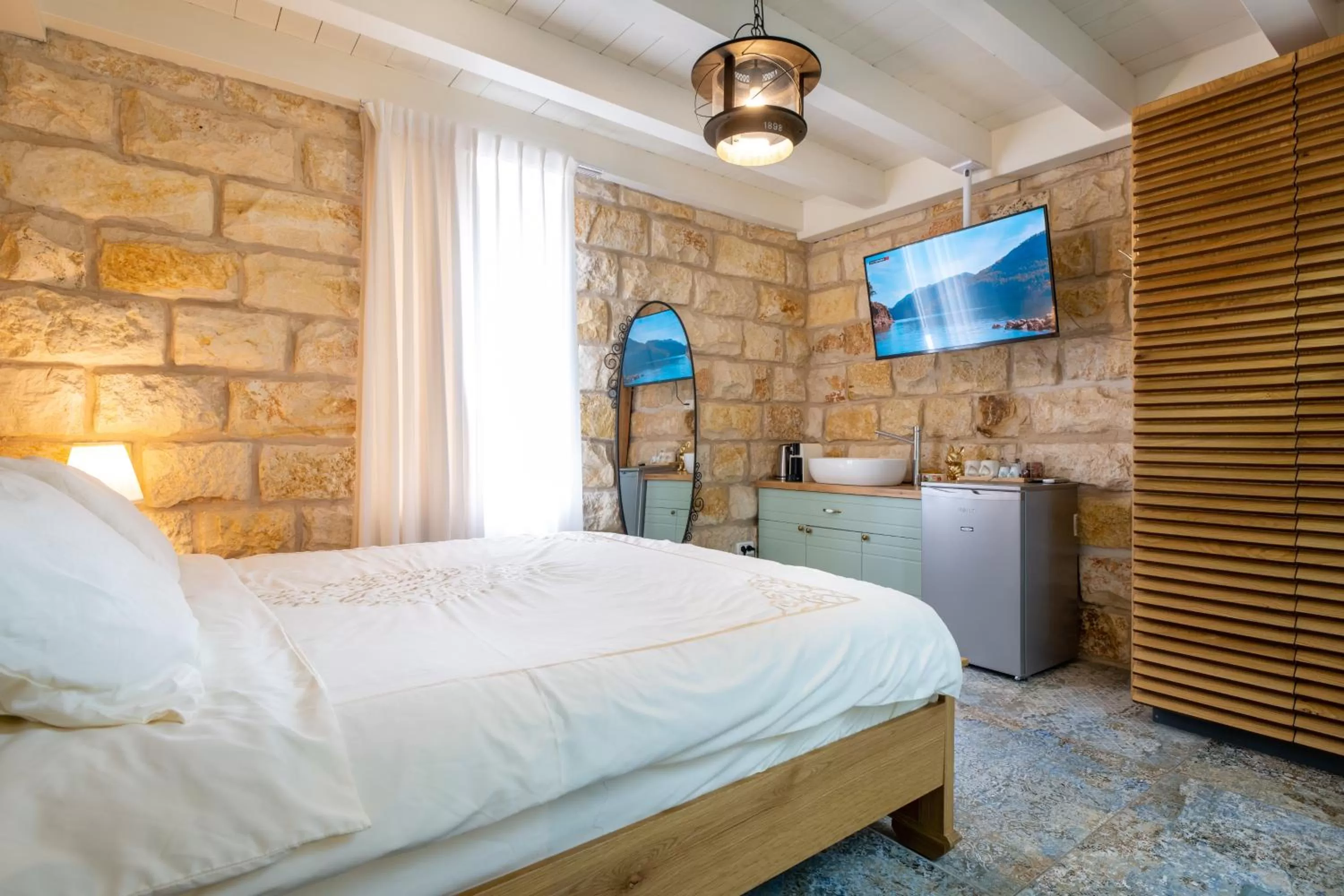 Bed in Via Maria Boutique Suites - Free Parking