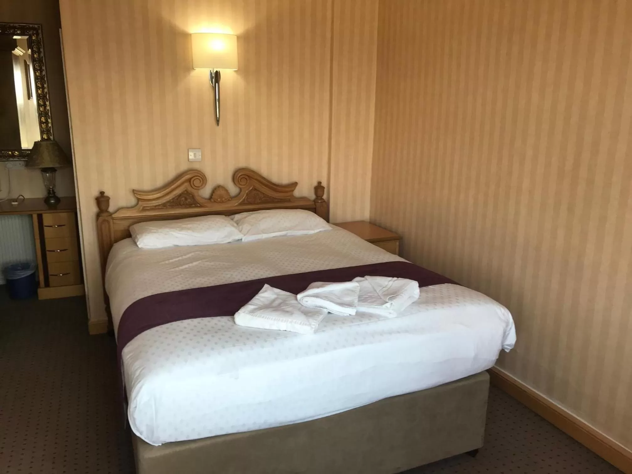 Bedroom, Bed in Balmoral Hotel