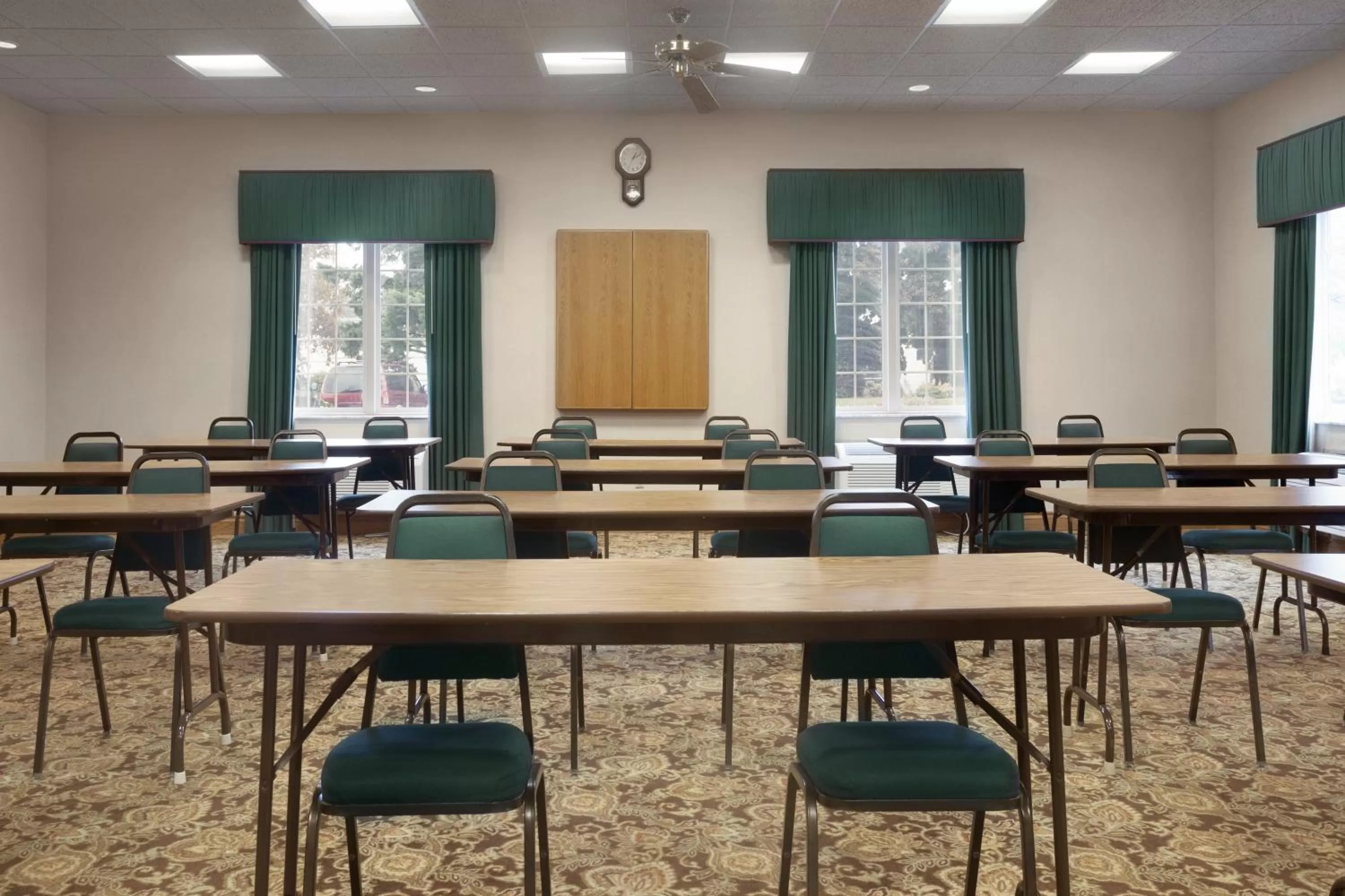 Meeting/conference room in Country Inn & Suites by Radisson, Kalamazoo, MI