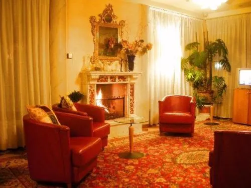 Communal lounge/ TV room in Hotel Al Sole