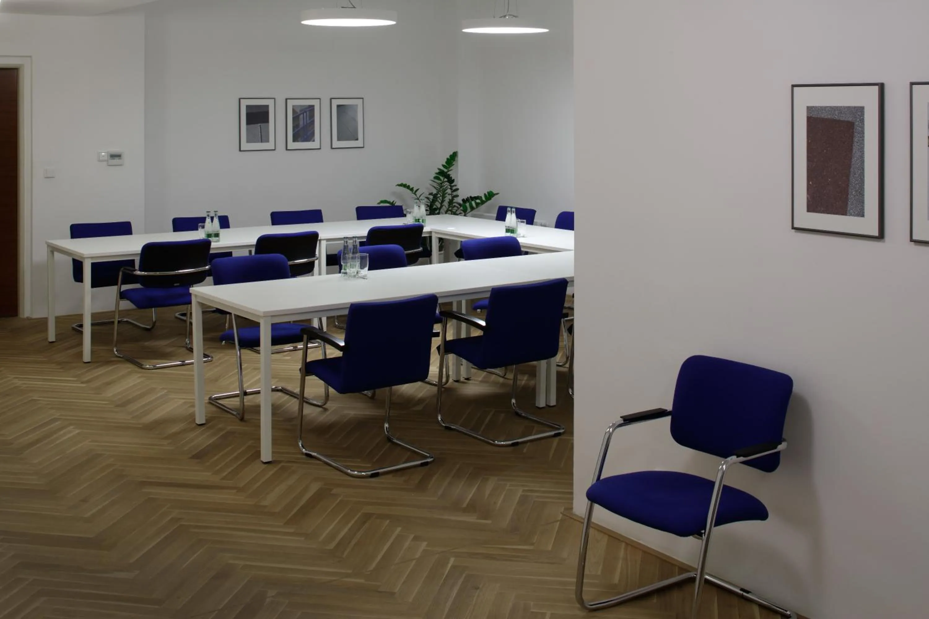 Business facilities in AXA Hotel