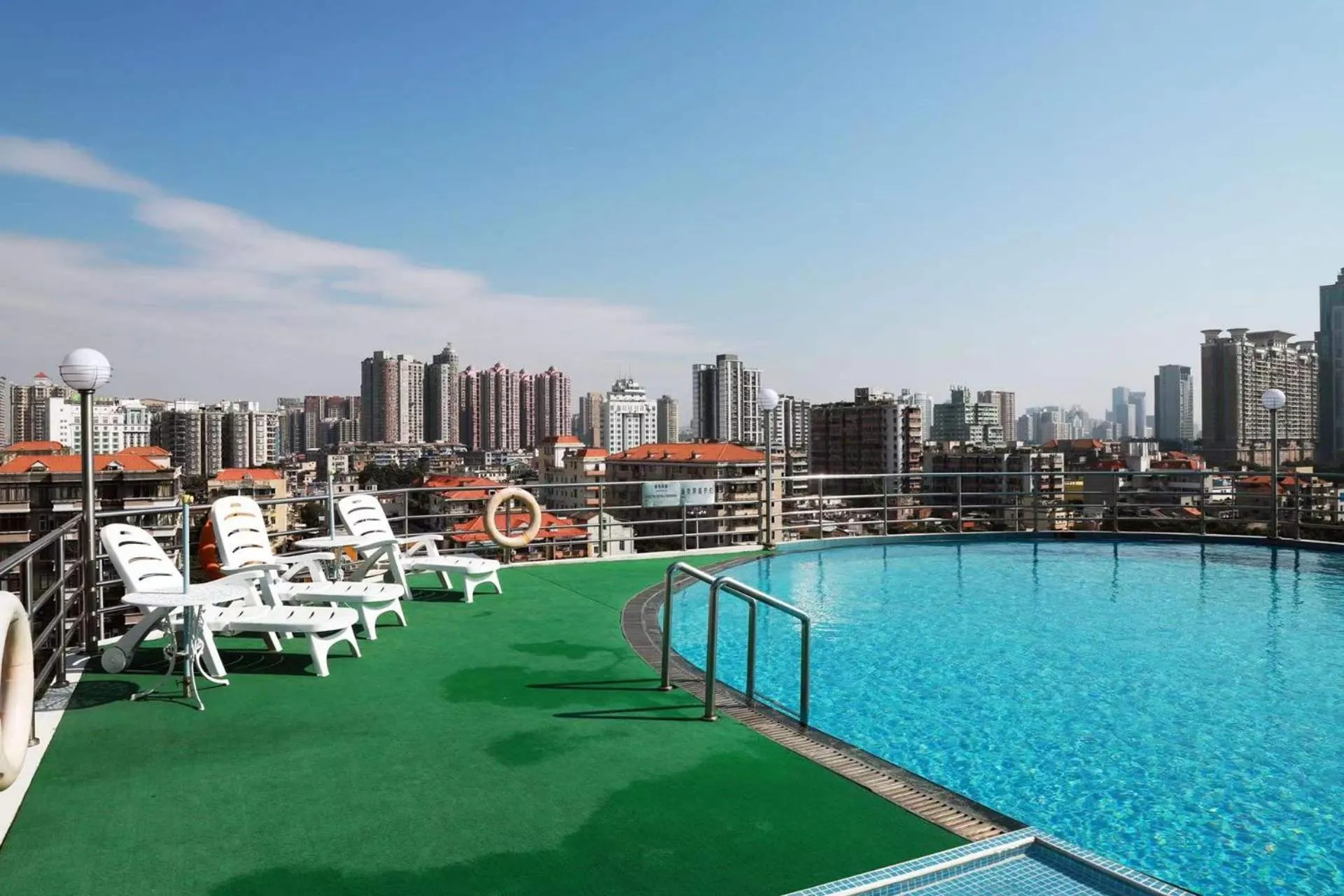 Swimming pool in Guangdong Victory Hotel