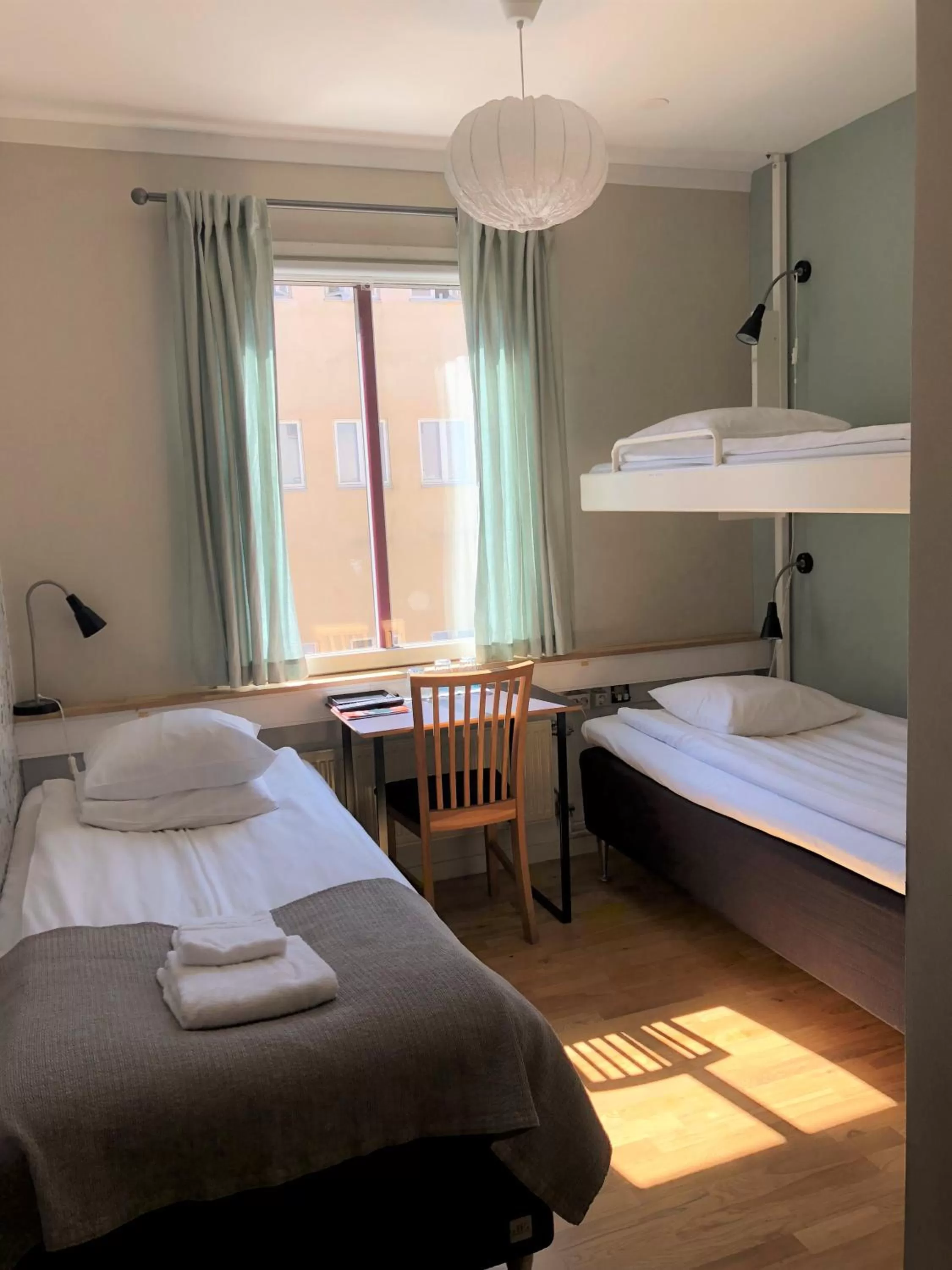 Economy Triple Room Ensuite in Uppsala CityStay Hotel