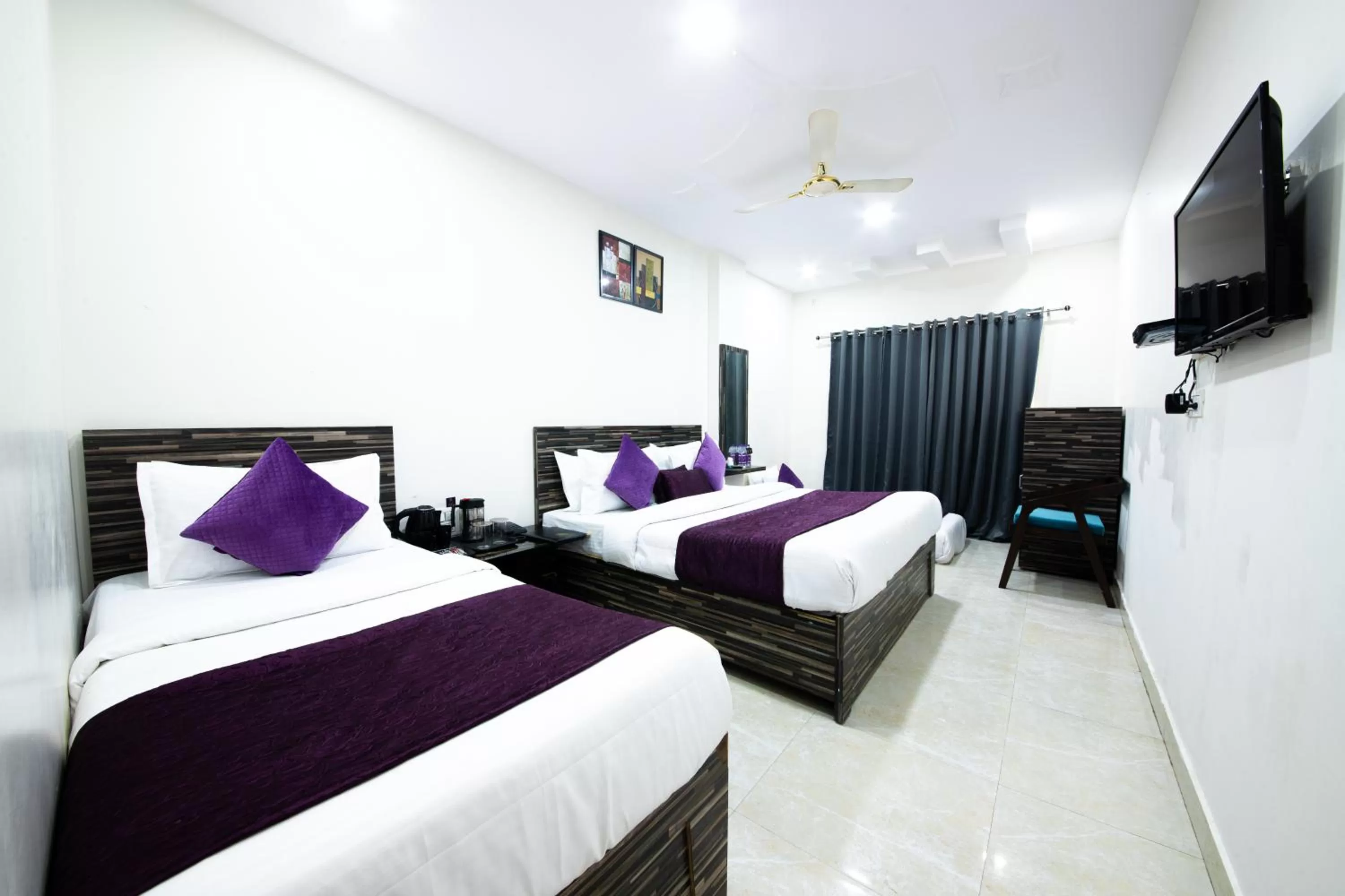 TV and multimedia, Bed in Perfectstayz Value Umra Grace - Near Haridwar Railway Station