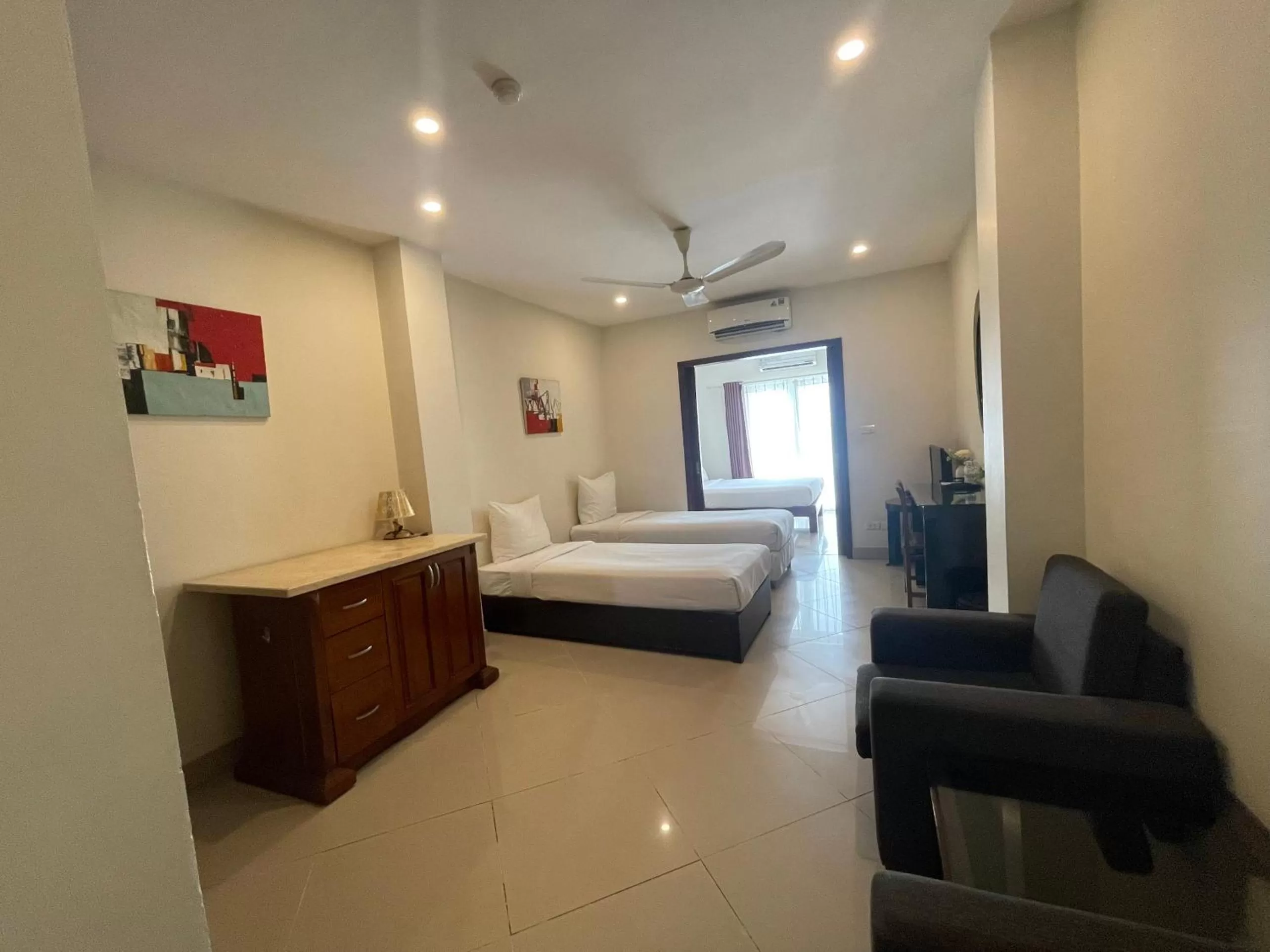 Property building in Rising Dragon Hotel