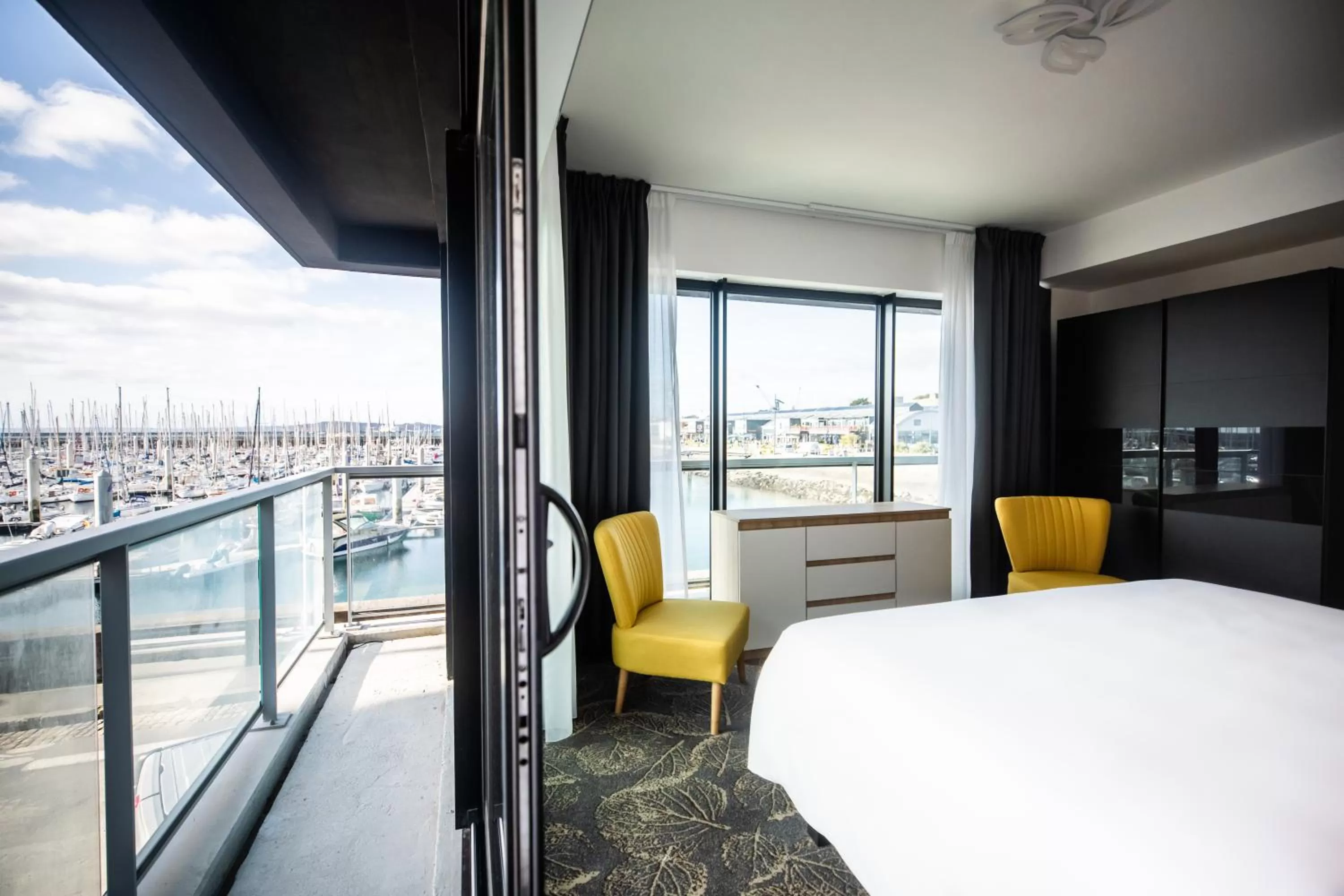 View (from property/room), Bed in Le Barracuda & Spa, Centre Port, pieds dans l'eau, vue mer