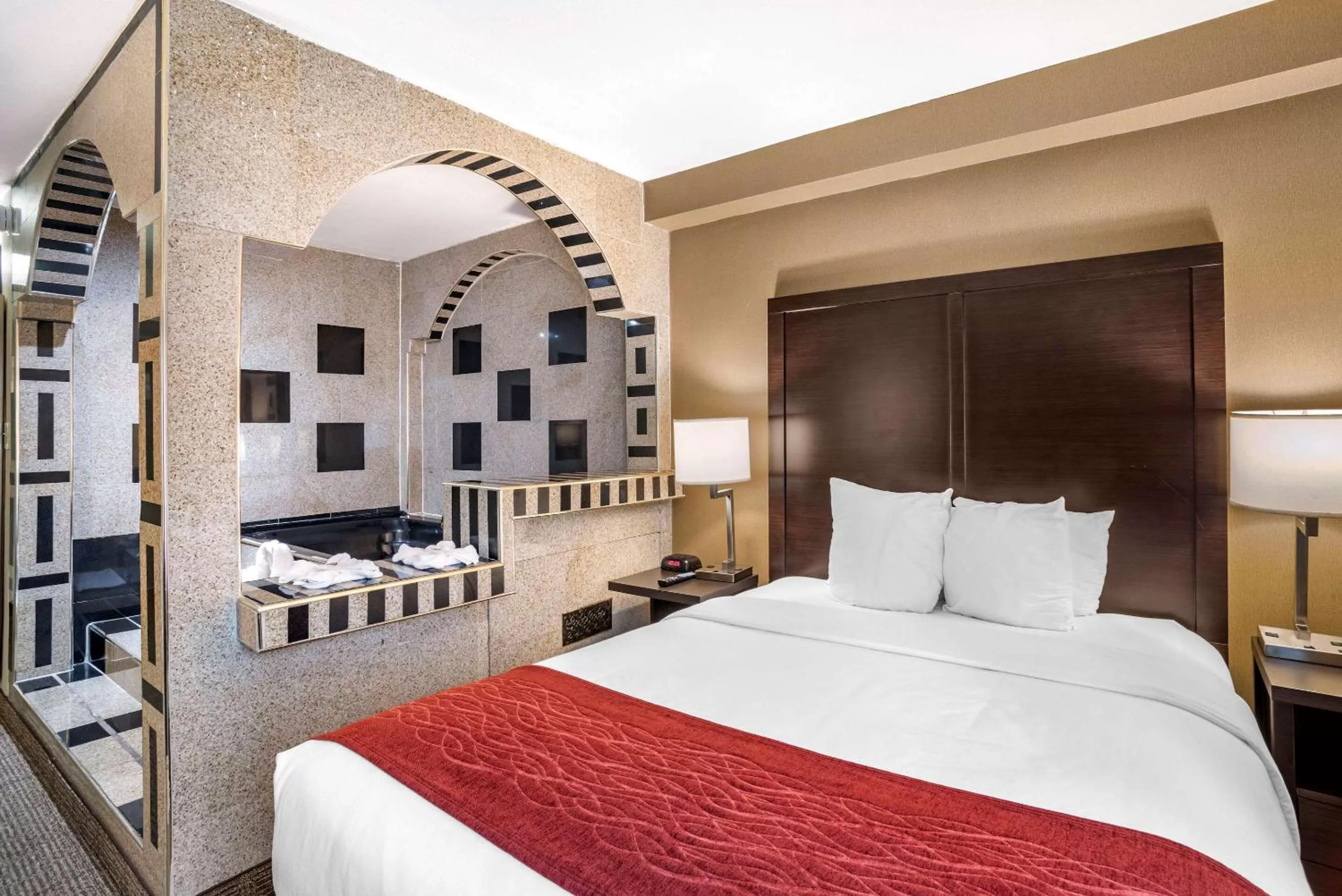 Photo of the whole room, Bed in Comfort Inn Towson