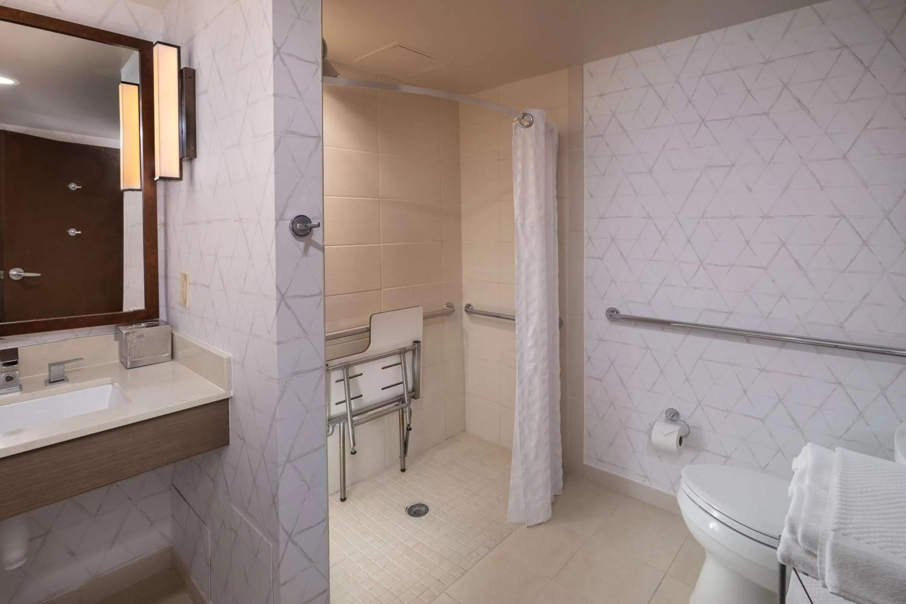 Bathroom in Hilton Asheville Biltmore Park