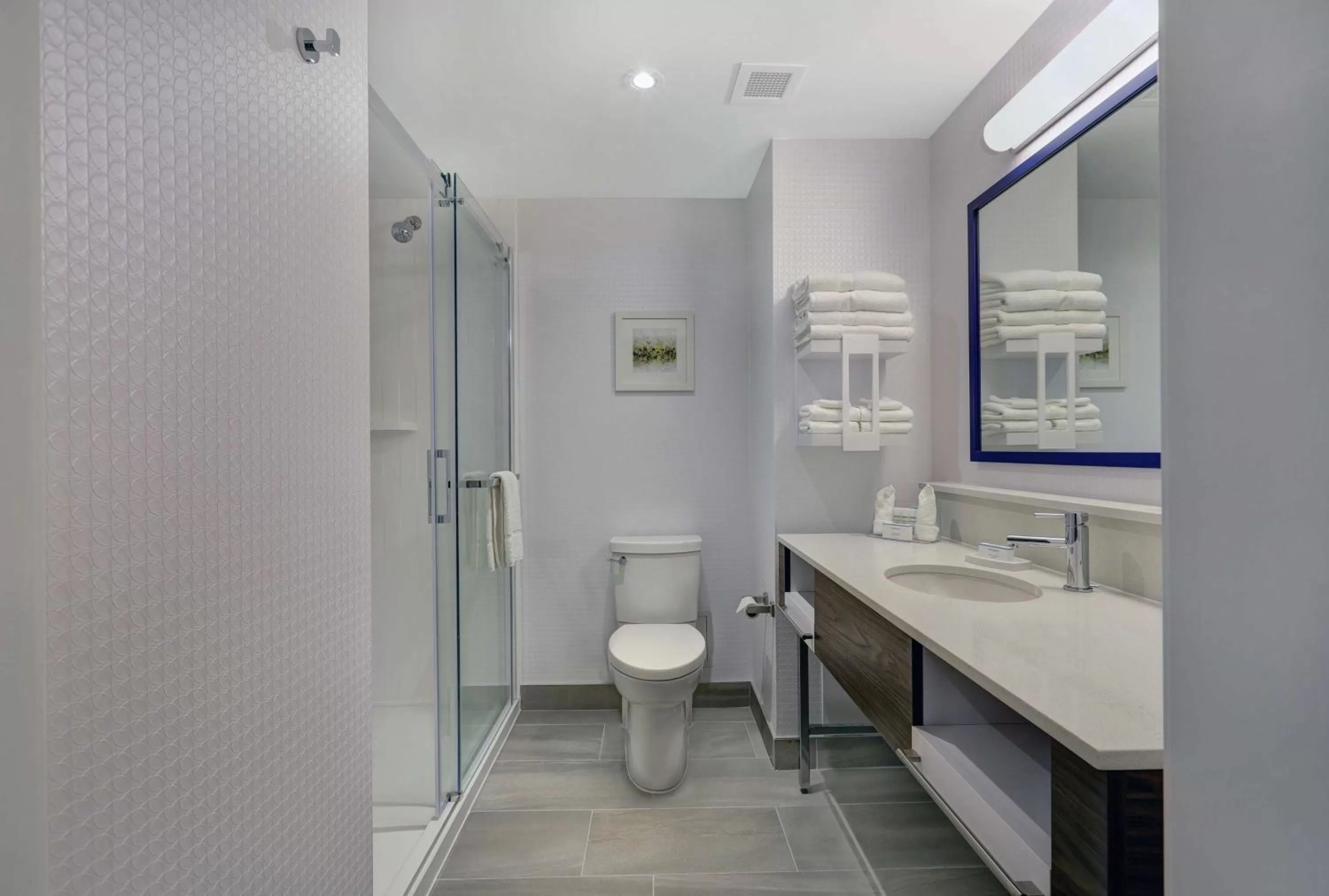 Bathroom in Hampton Inn Peterborough