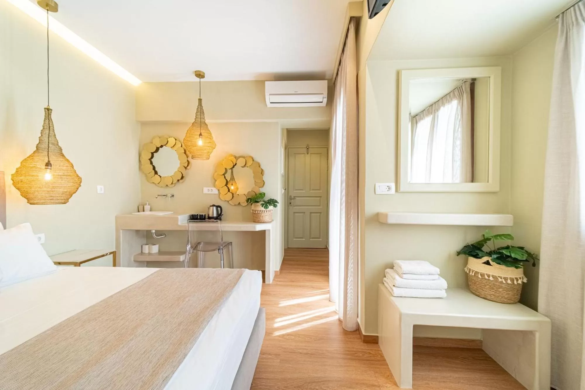 Photo of the whole room, Bed in Antonia Hotel