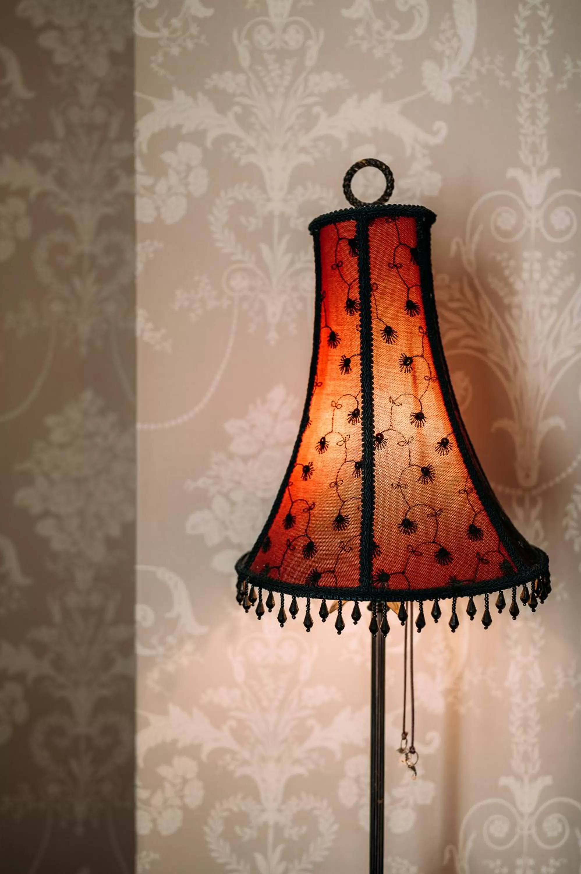 Bedroom in The Queens Hotel