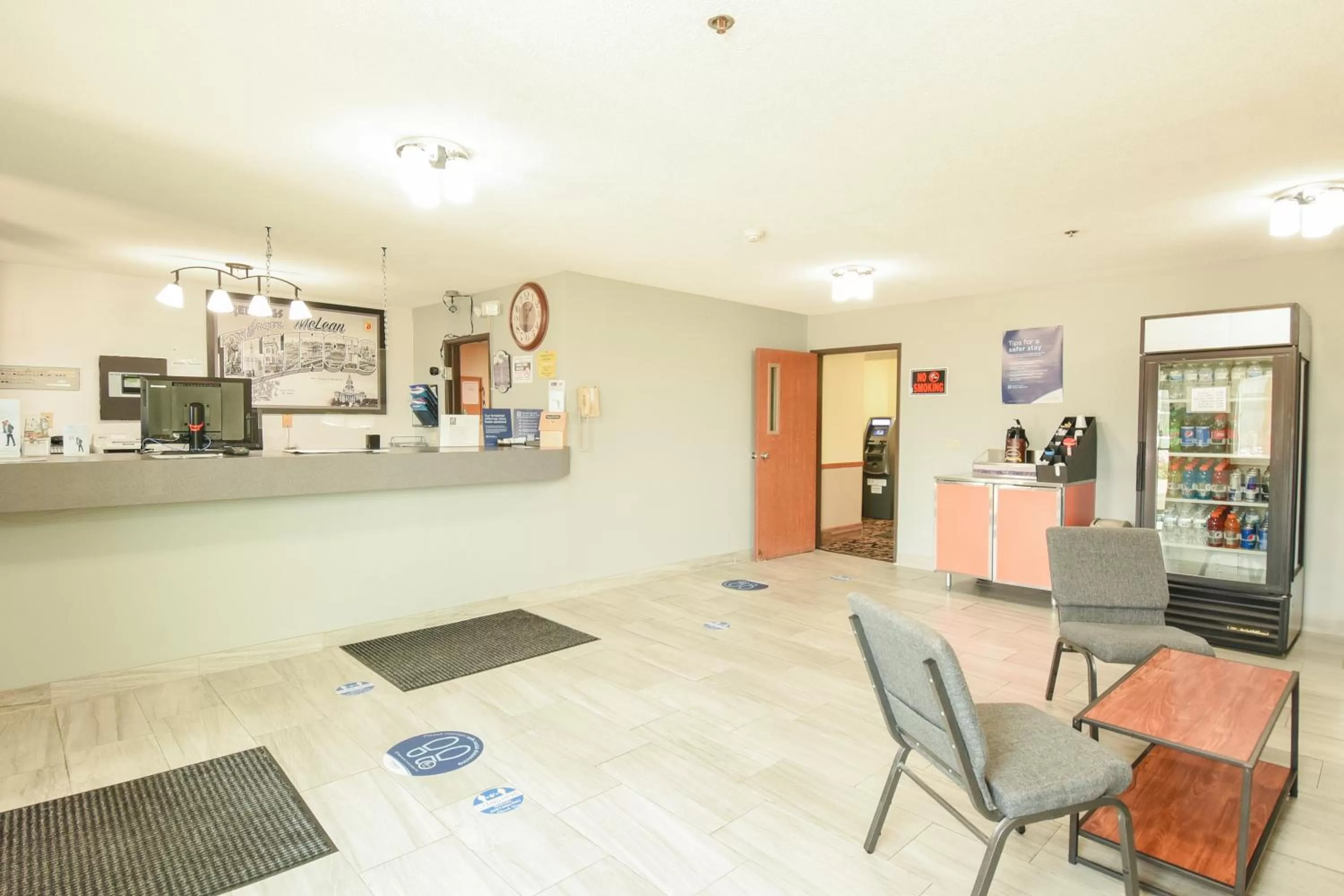 Lobby or reception in Super 8 by Wyndham McLean/Bloomington SW