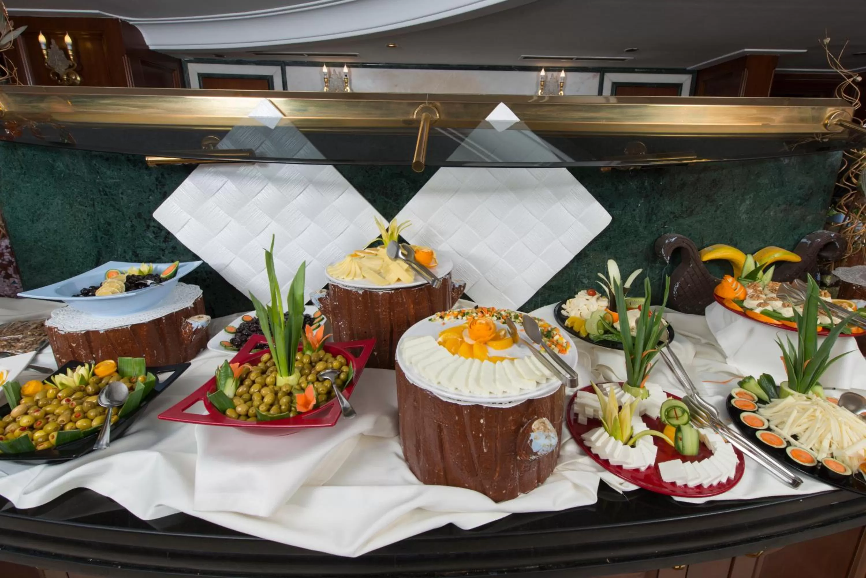 Restaurant/places to eat in Akar International Hotel