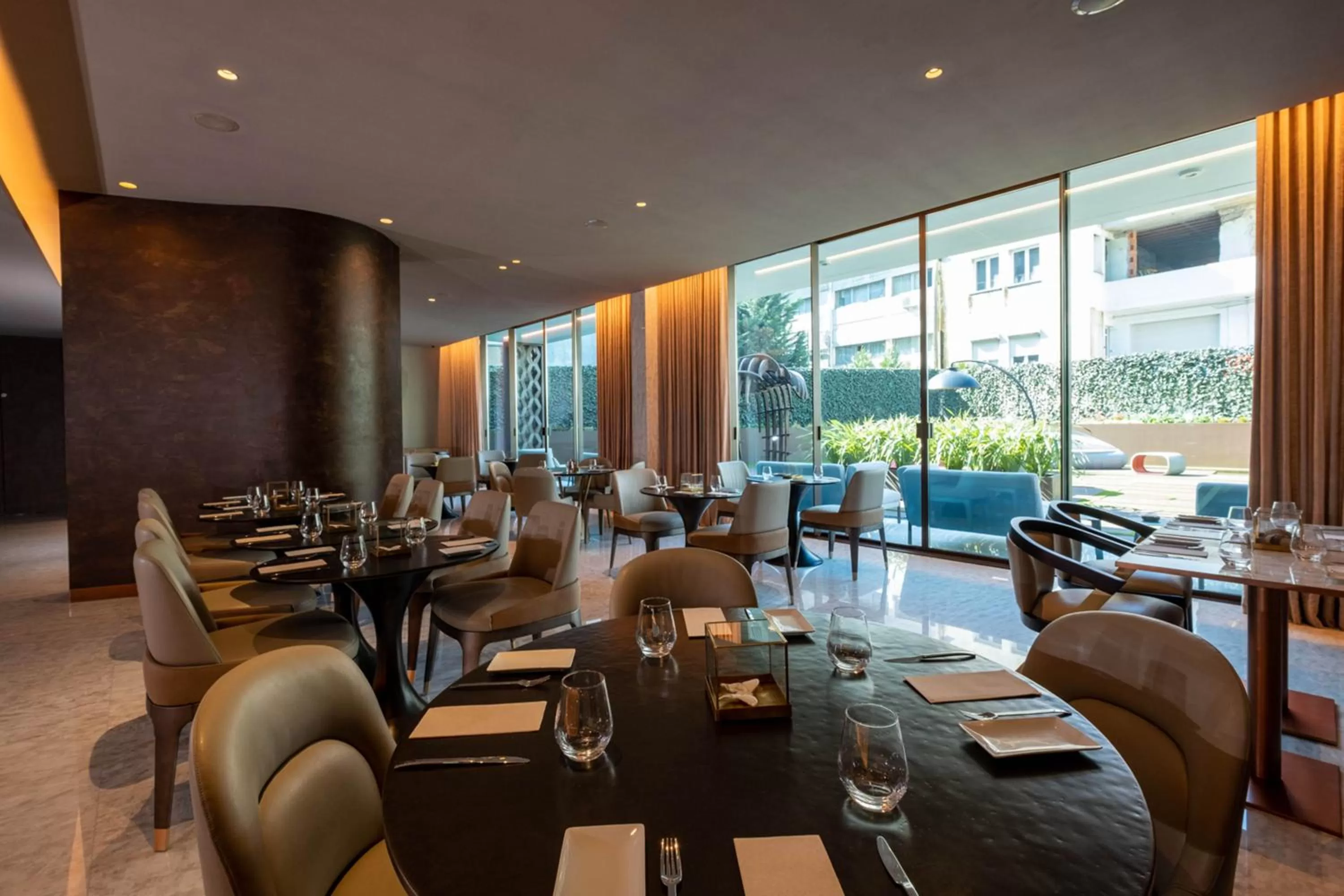 Restaurant/places to eat in BessaHotel Baixa