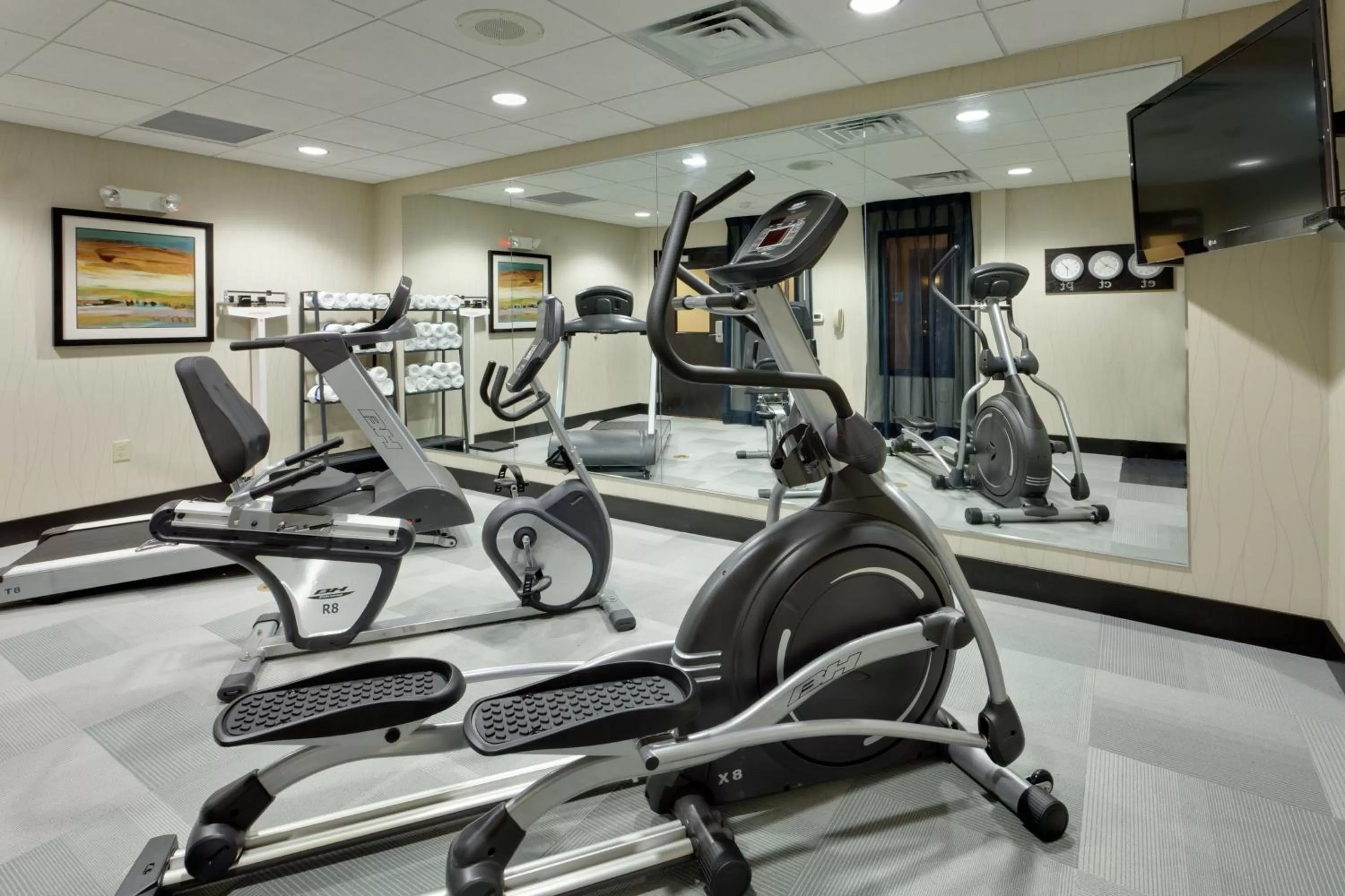 Fitness centre/facilities in Holiday Inn Express & Suites Northeast by IHG