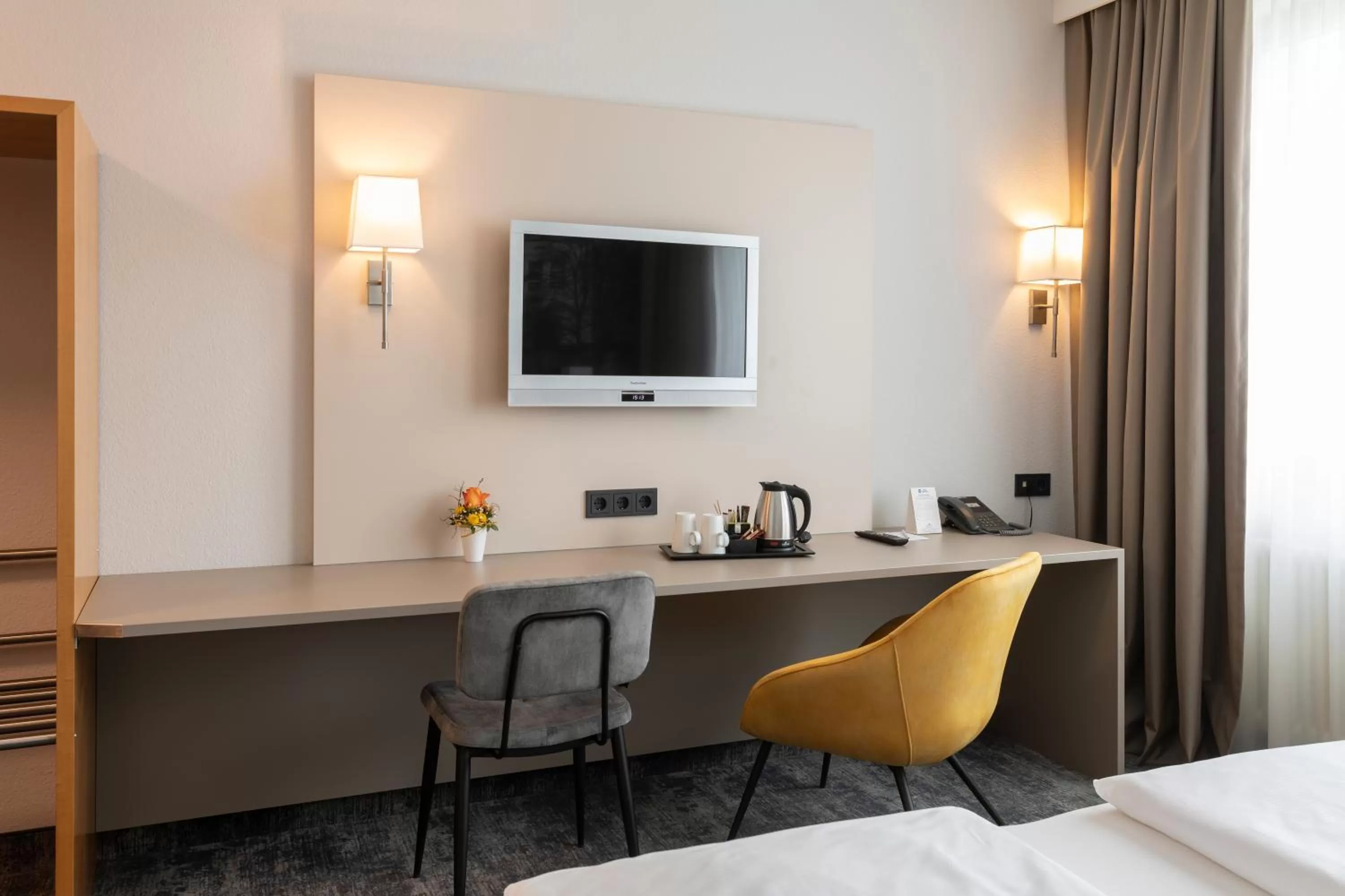 Photo of the whole room, Bed in Best Western Hotel am Europaplatz