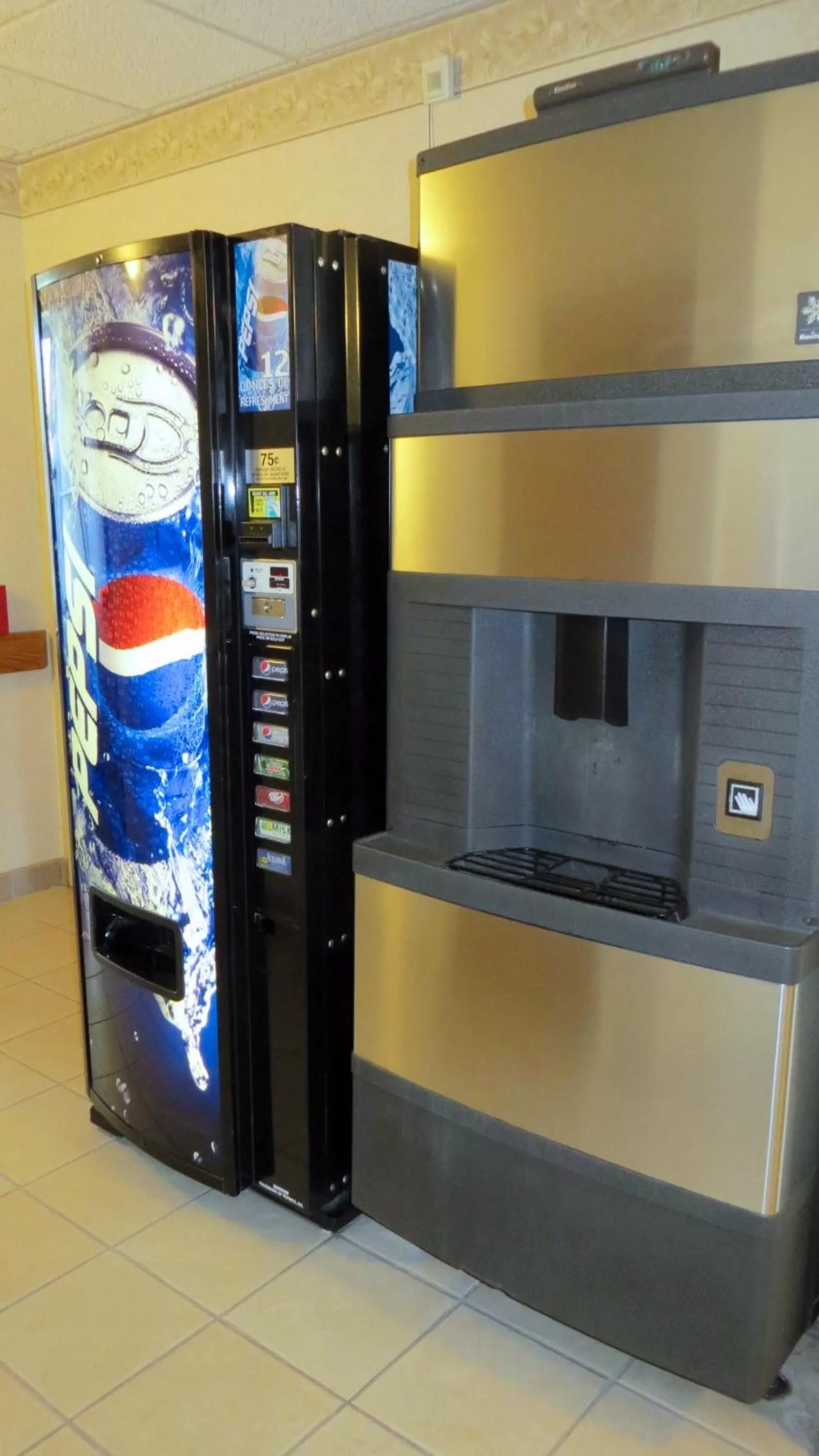 Food and drinks in Peppermill Empress Inn