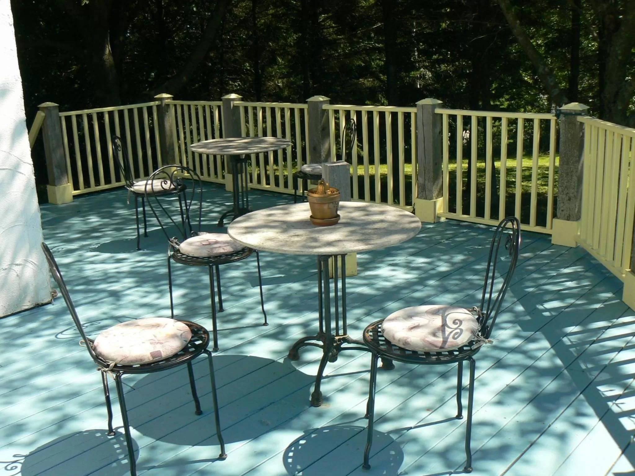 Patio in Auberge de la Tour et Spa