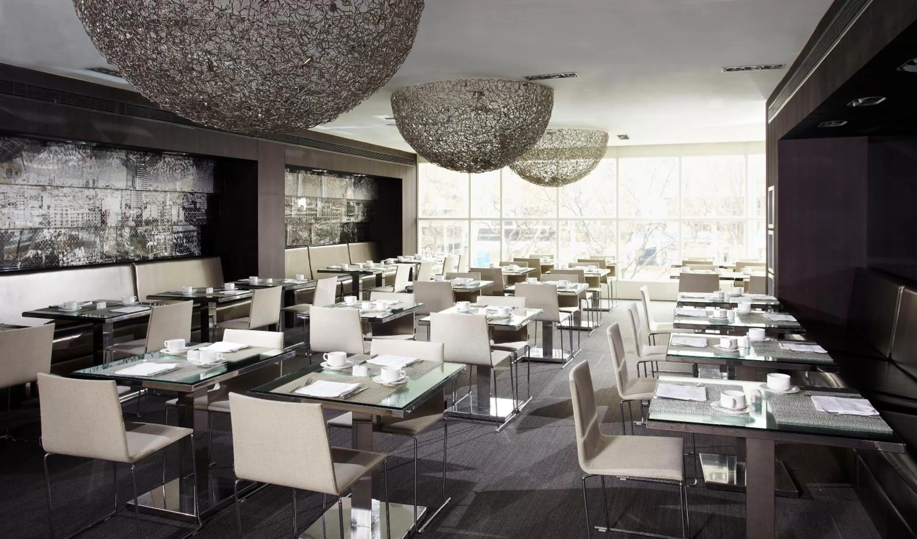 Restaurant/places to eat in Melia Barcelona Sarriá