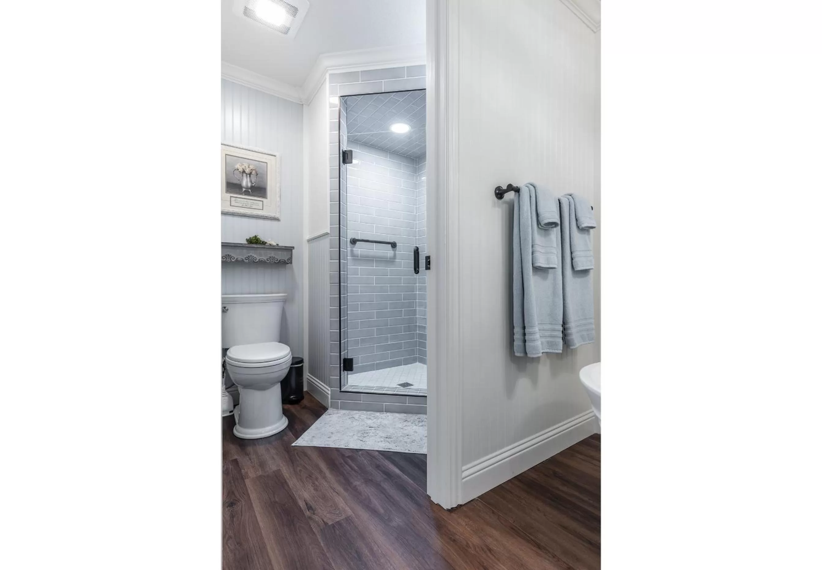Shower in The Old Liberty Schoolhouse
