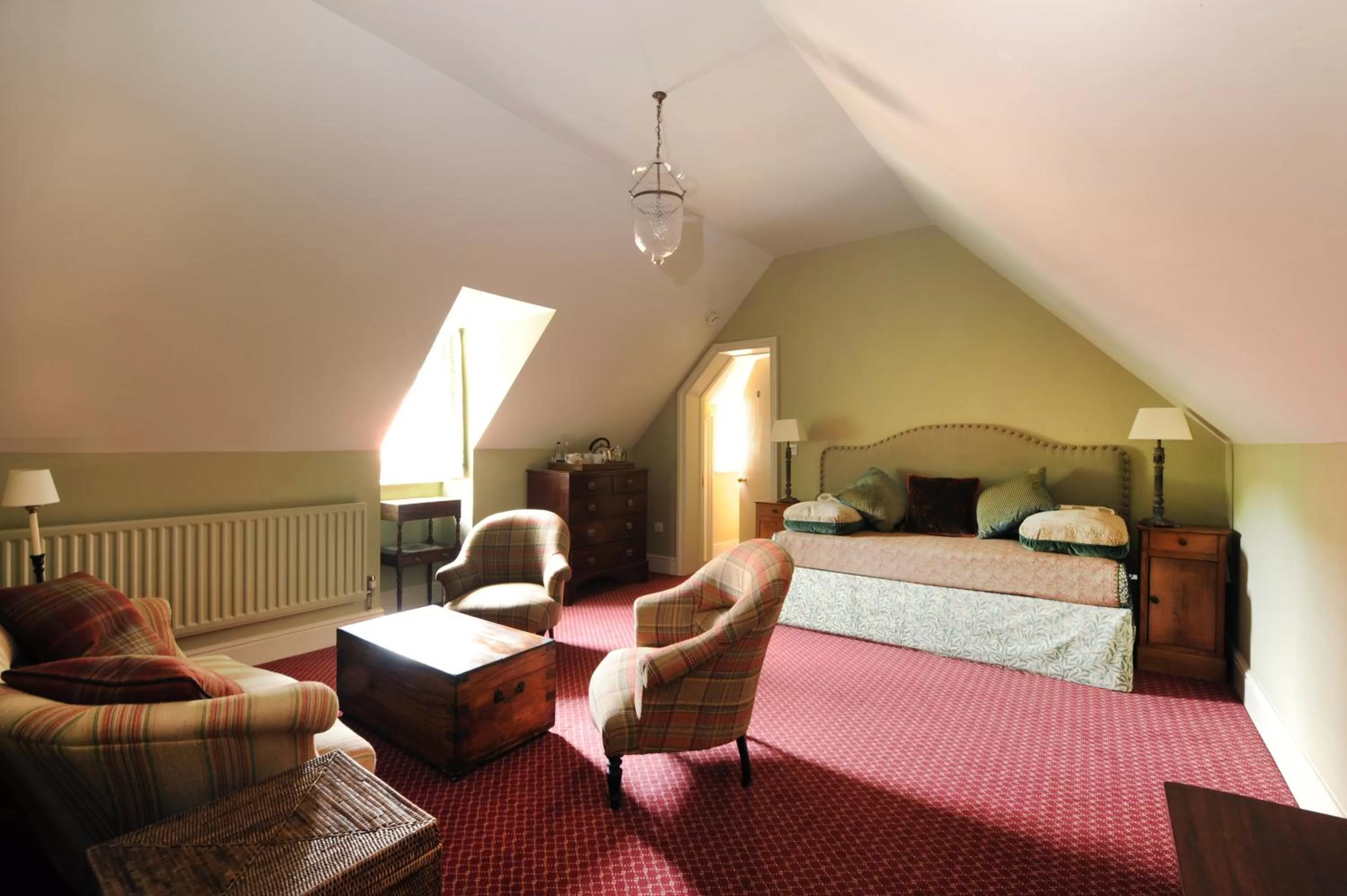 Day, Bed in The Stag and Huntsman at Hambleden