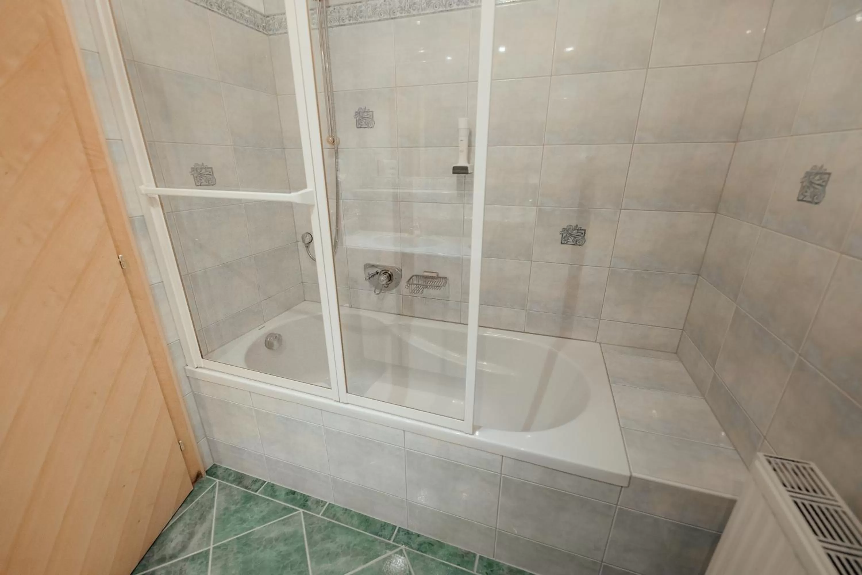 Bath in Zimmer & Ferienwohnungen Dandler