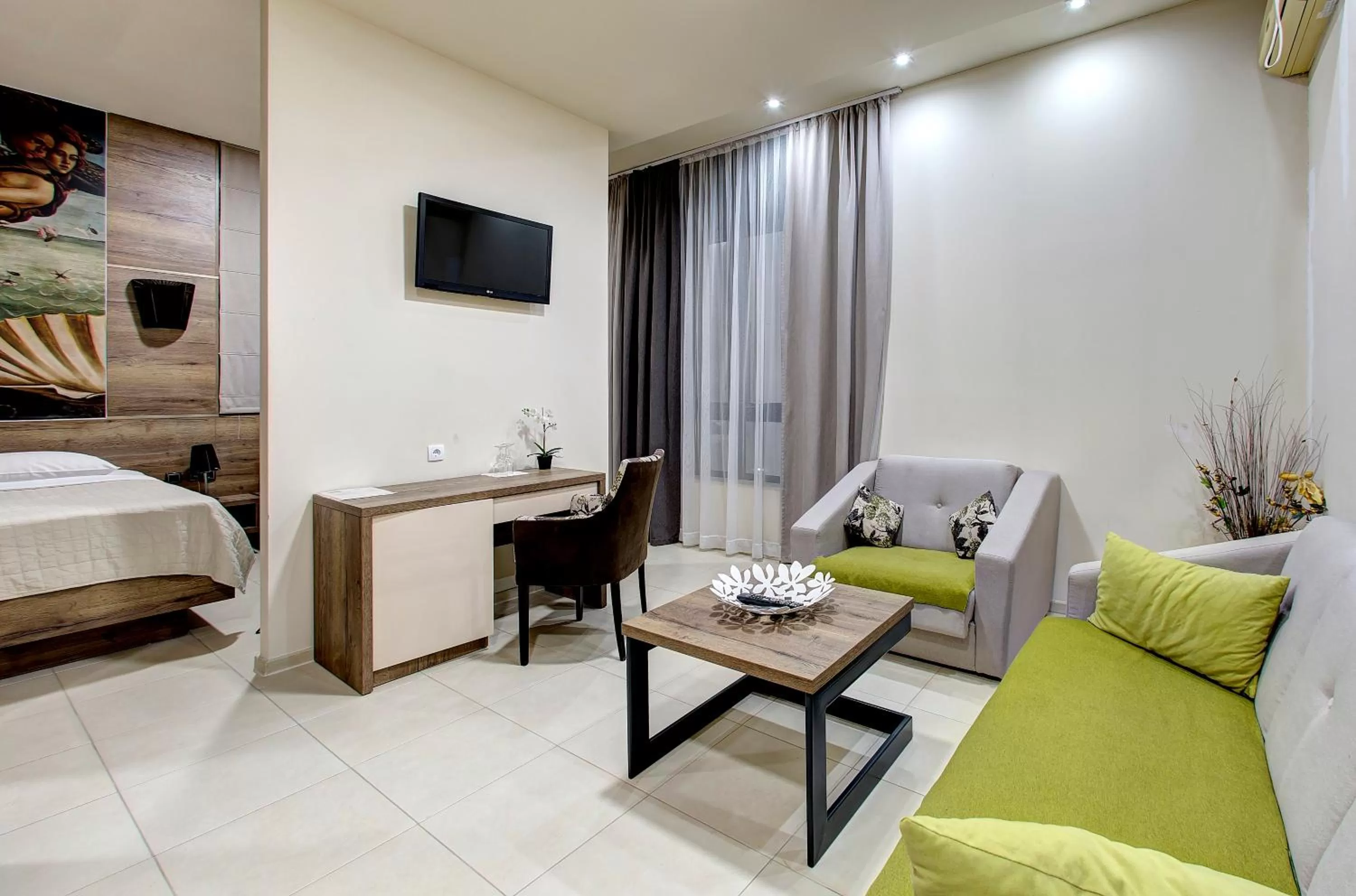 TV and multimedia, Bed in Hotel Le Pont