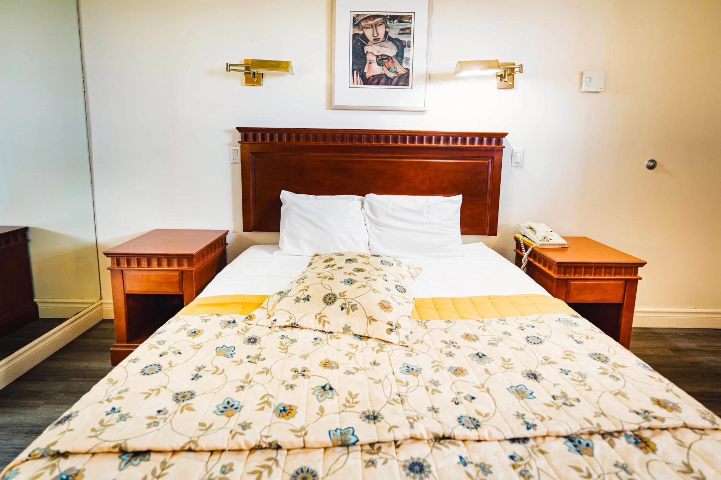 Bed in Auberge Harris