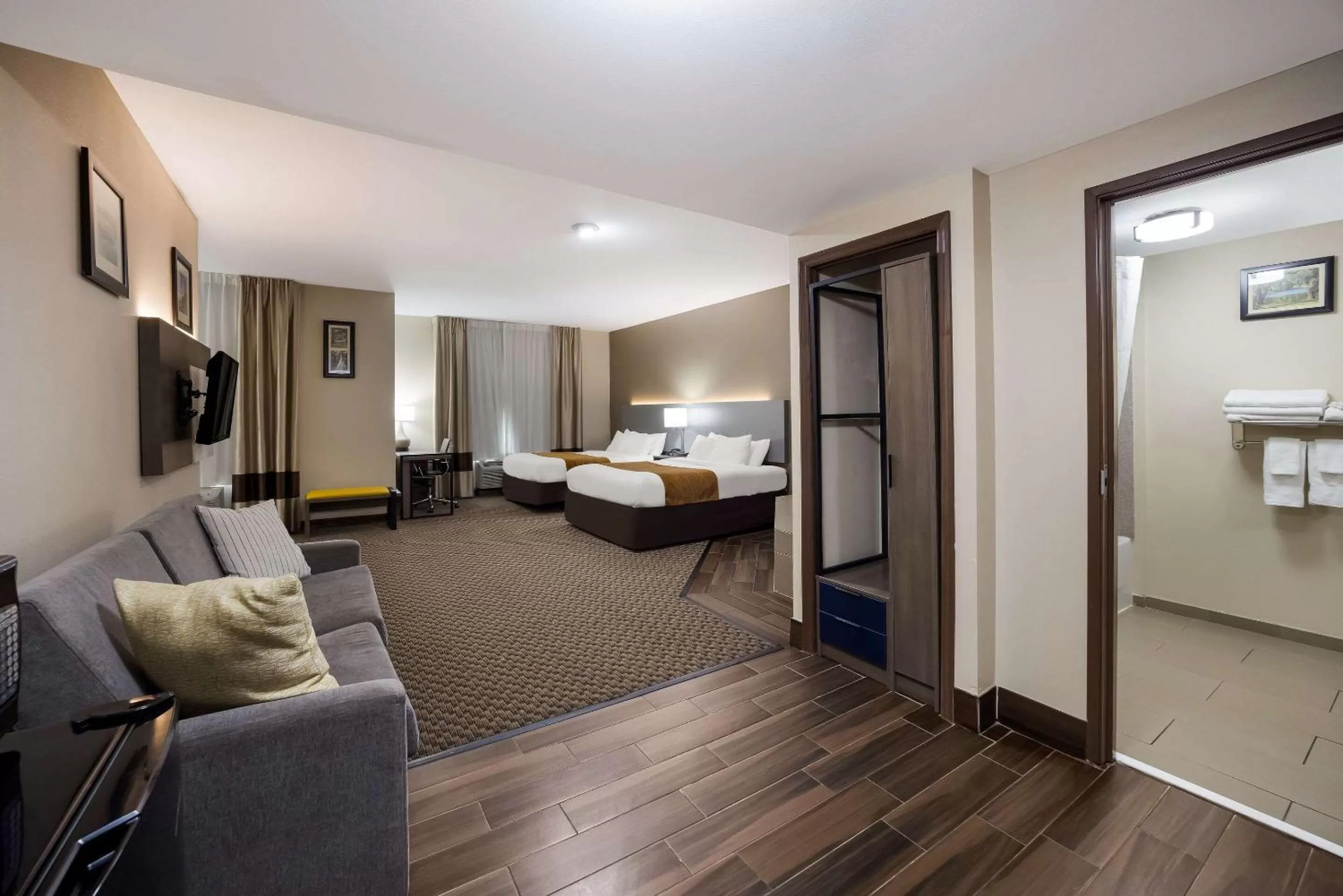 Bedroom, Bed in Comfort Inn & Suites Midway - Tallahassee West