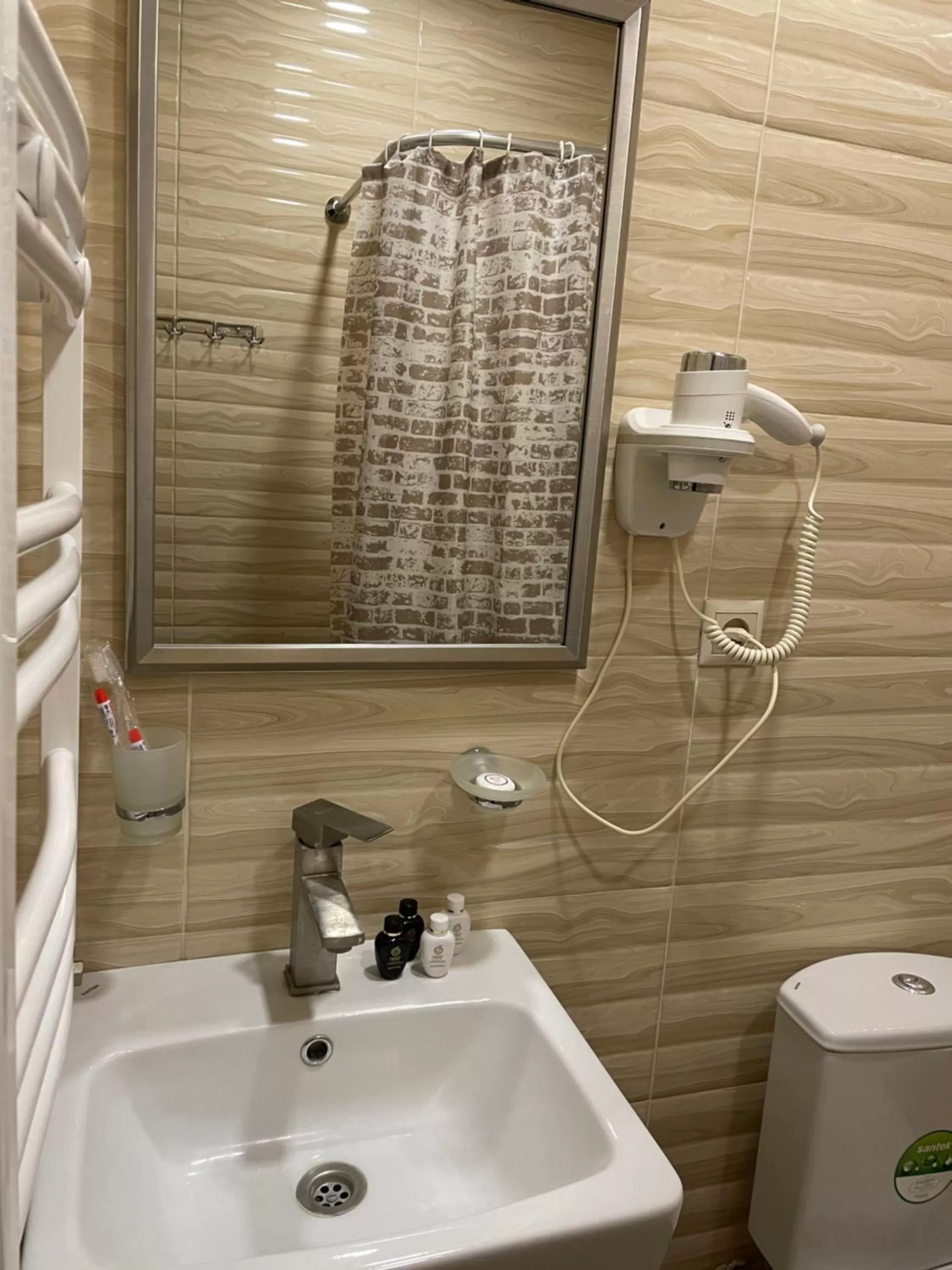 Bathroom in Glendale Boutique Hotel