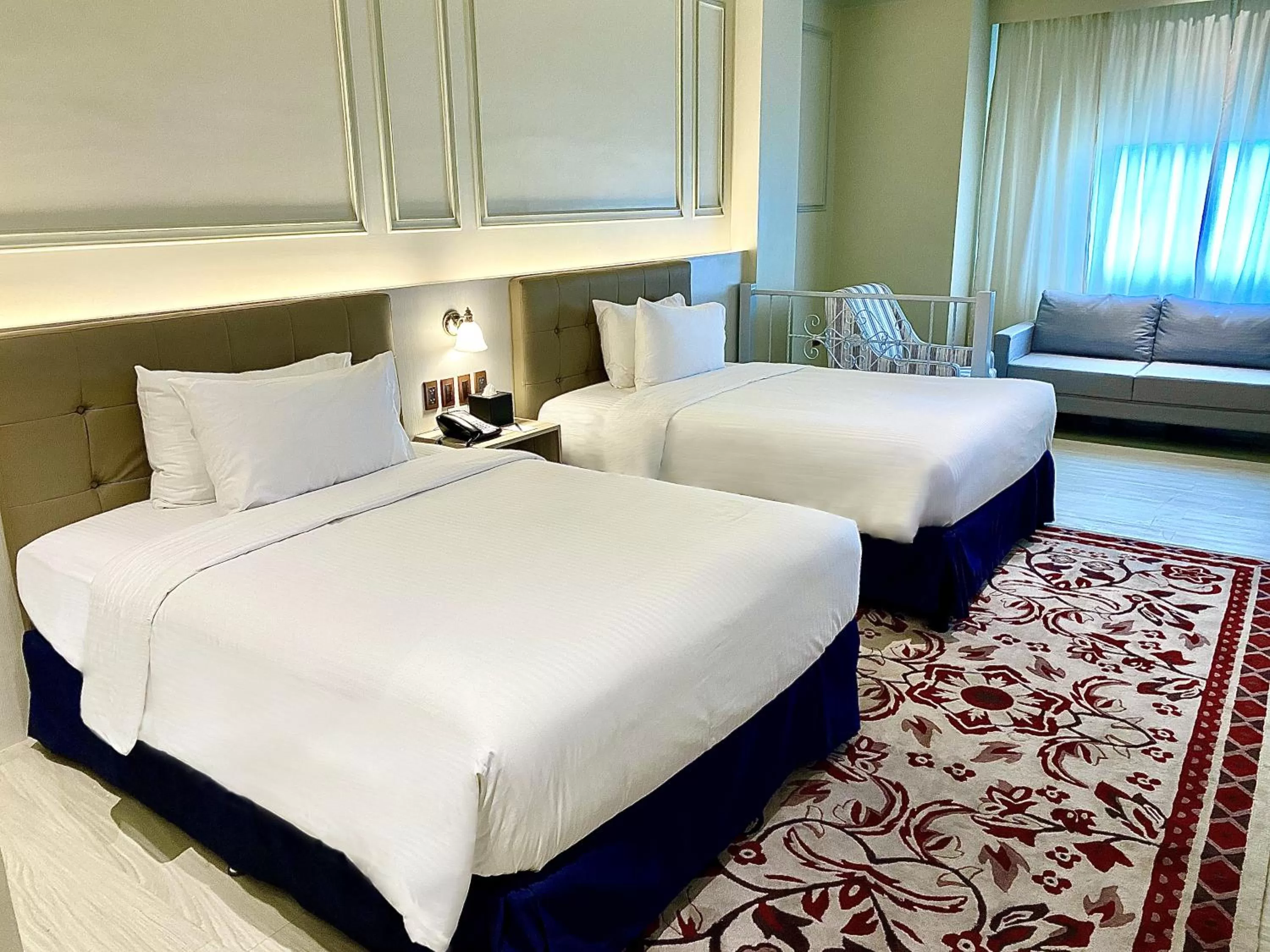 Large Double Room in The Monarch Hotel