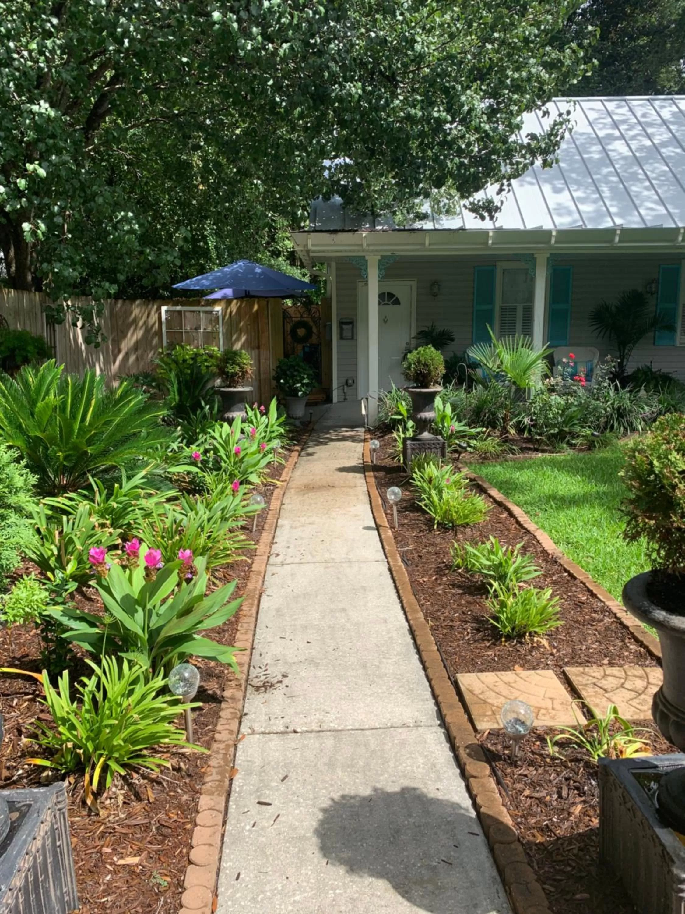 Property Building in Caroline's Bed and Breakfast