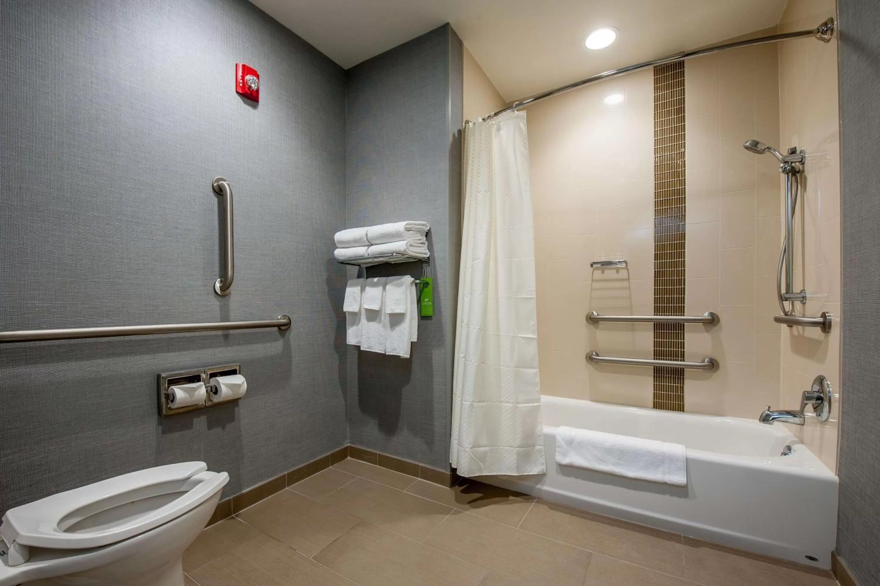 Bathroom in Hyatt Place Bowling Green