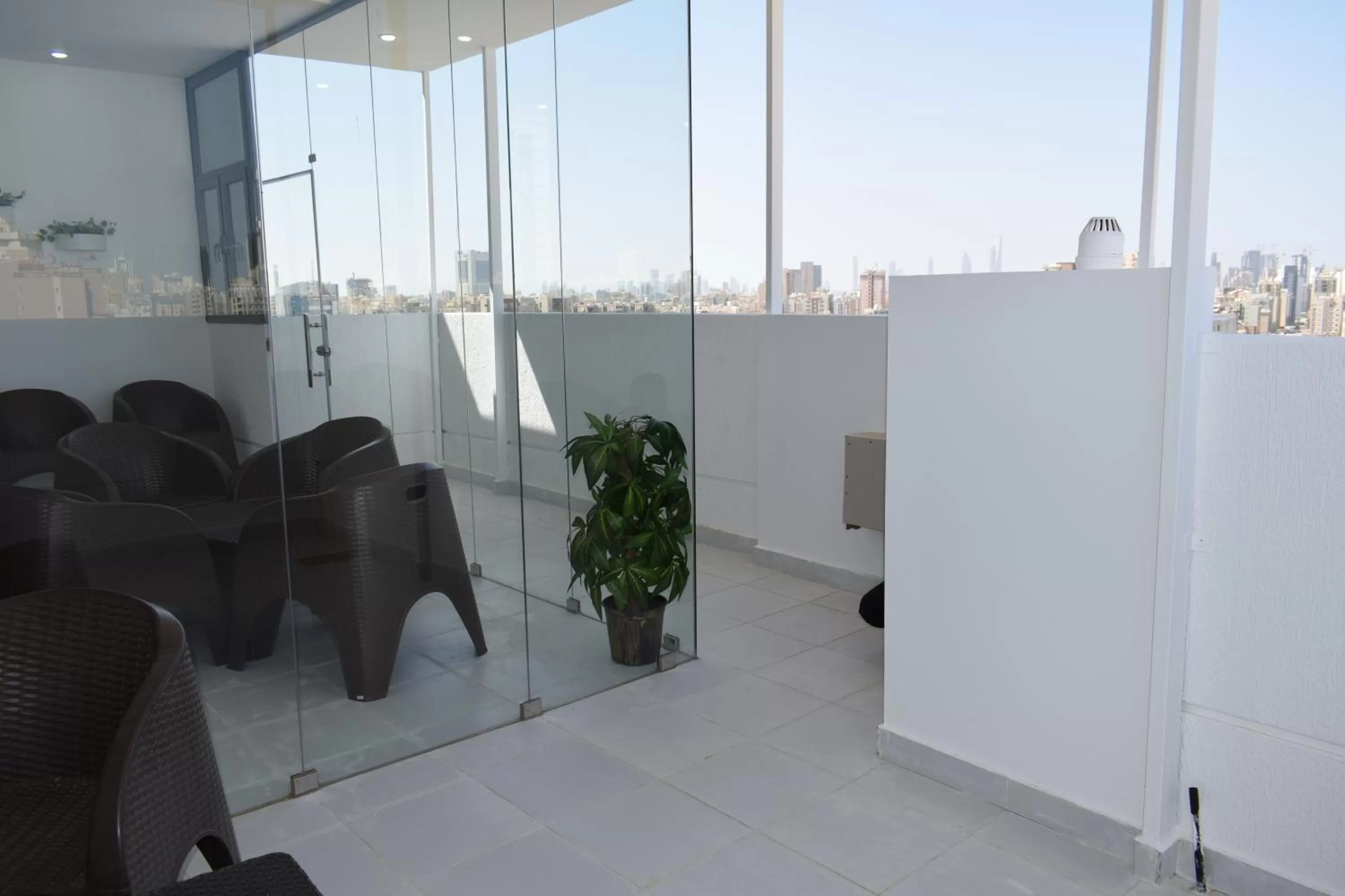 Atlantis Suites Hotel