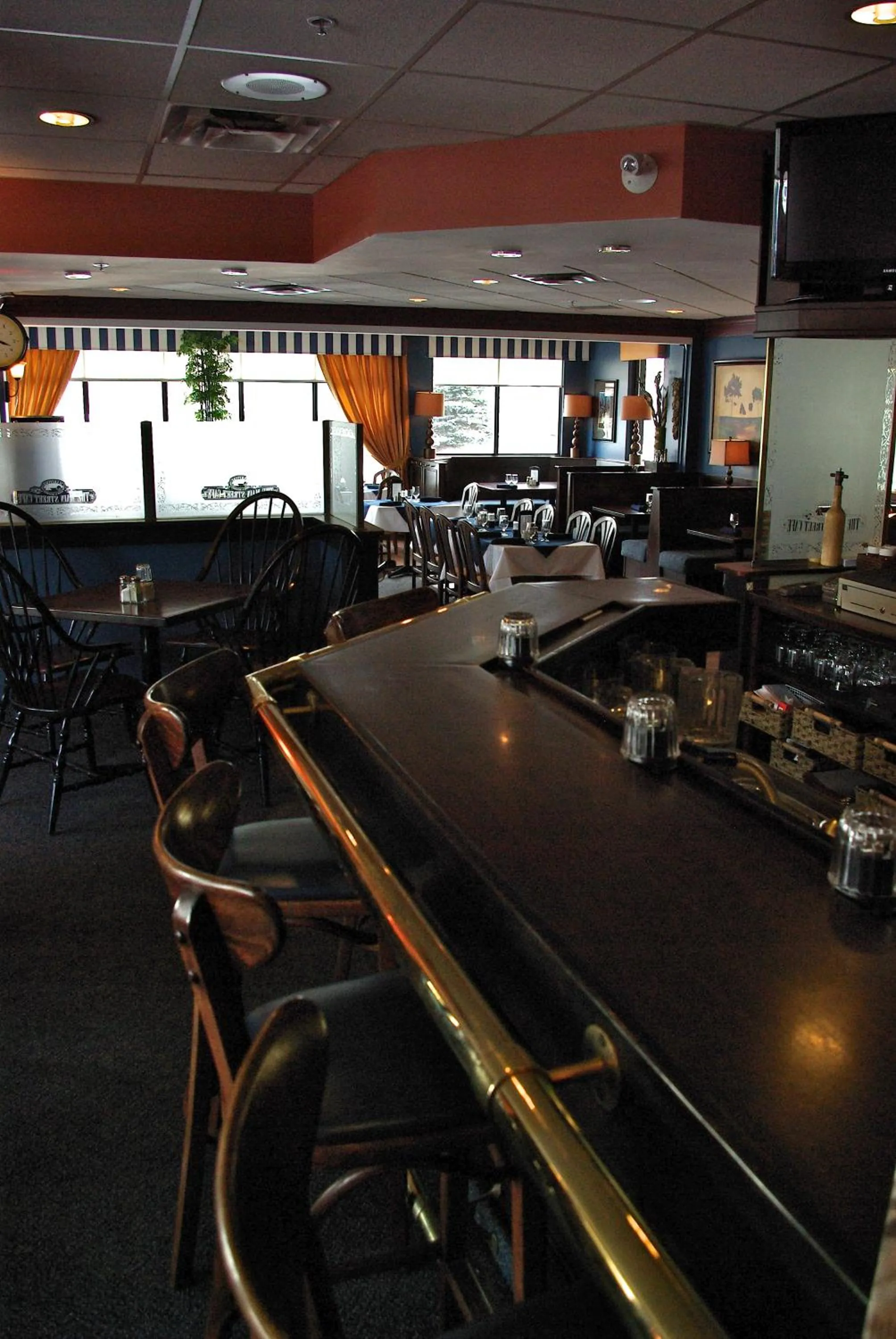Lounge or bar in Maritime Inn Antigonish