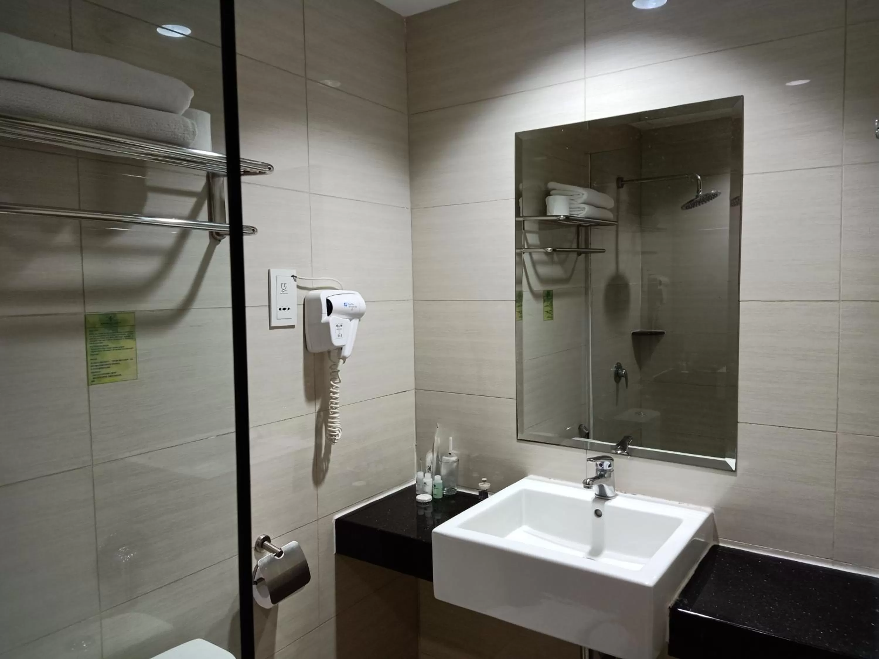 Toilet in Kinabalu Daya Hotel