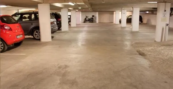 Parking in La Villa Mazarin