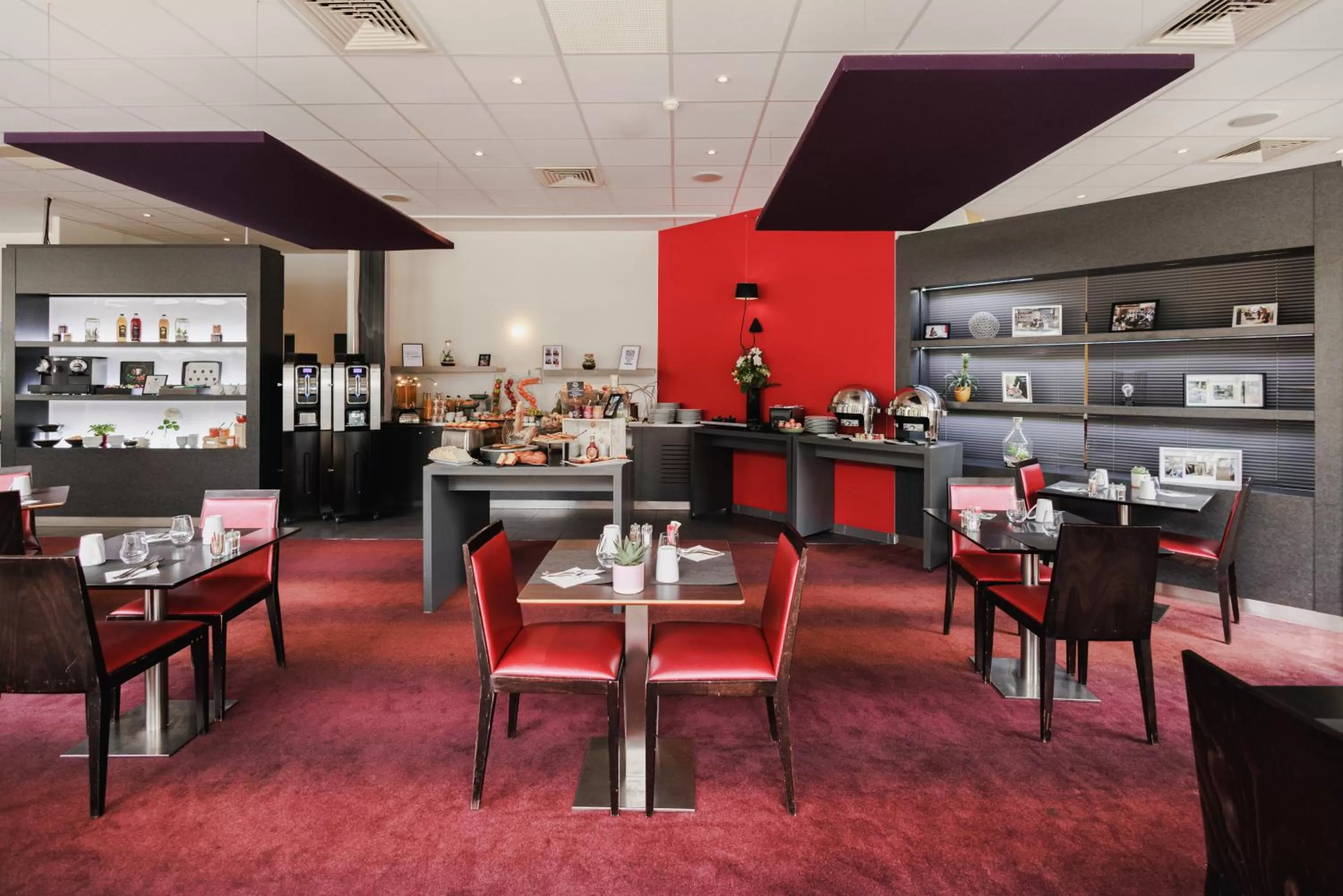 Restaurant/places to eat in Mercure Tours Nord