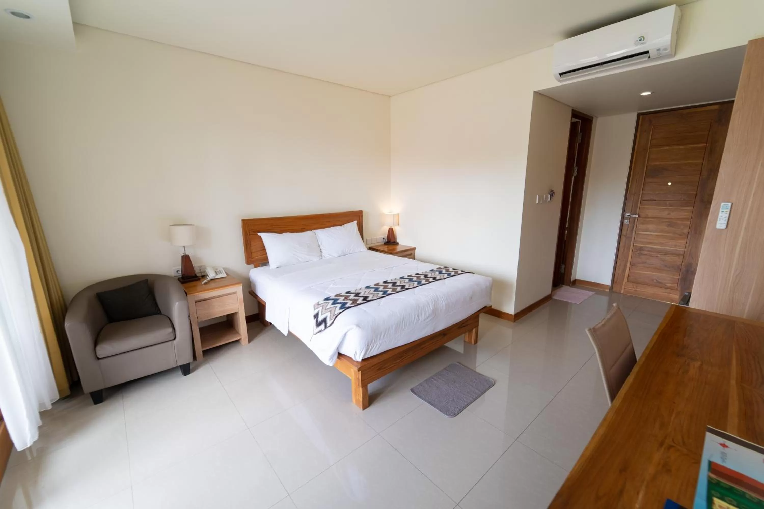 Bedroom, Bed in Komodo Lodge